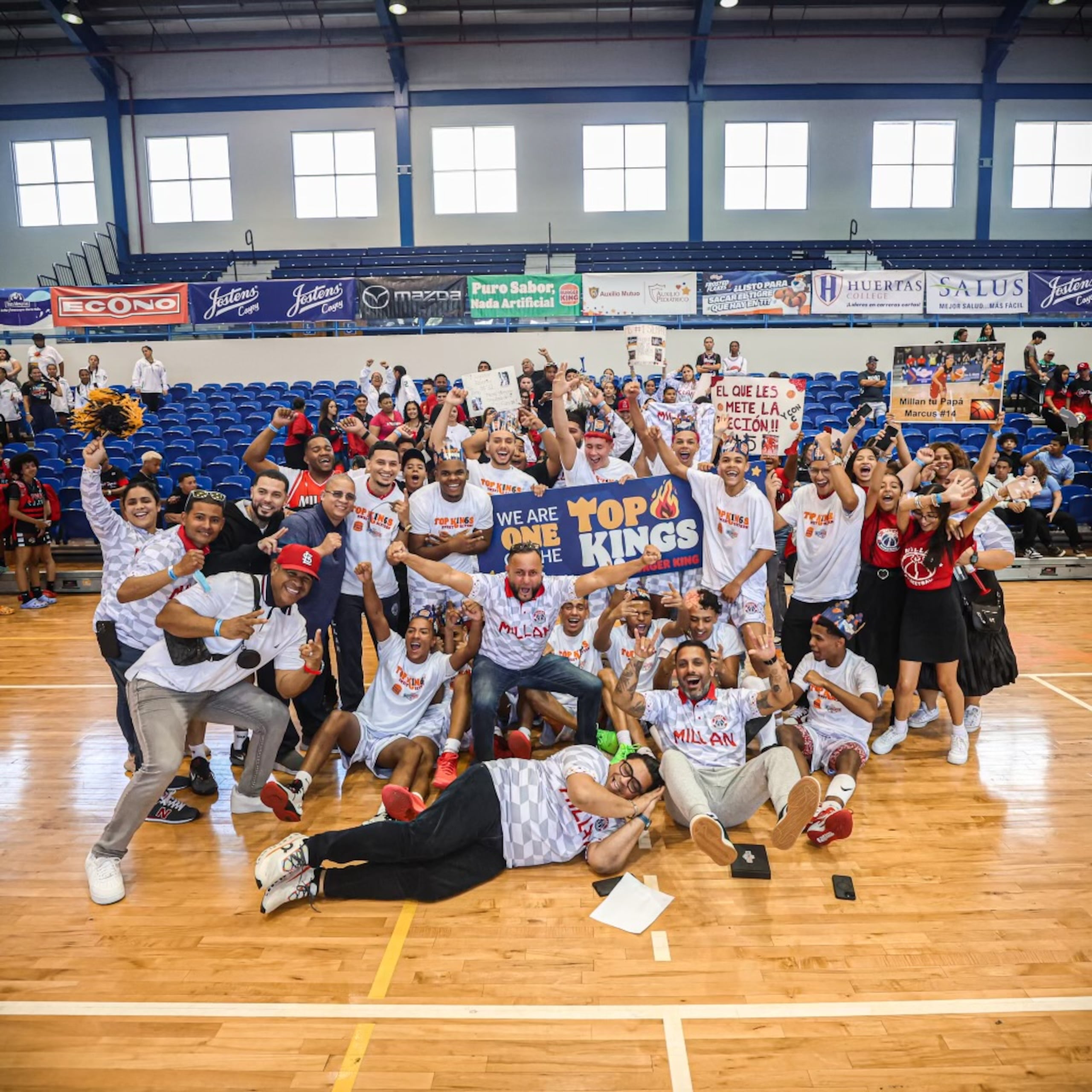 La Escuela Ángel P. Millán celebra su pase al 'Sweet 16' del Top Ranked Buzzer Beater.