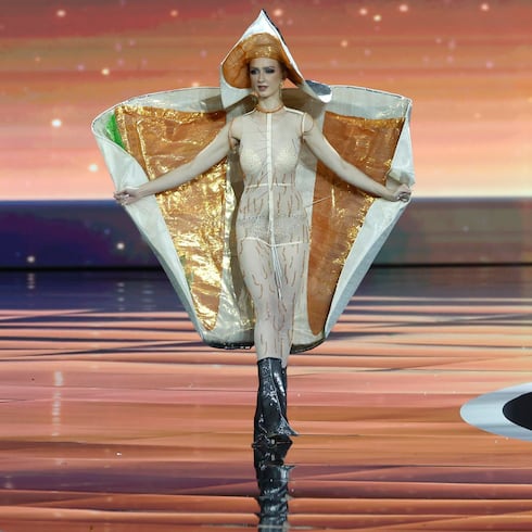 De salmones a lobos: Los trajes típicos más curiosos de Miss Universe 2025