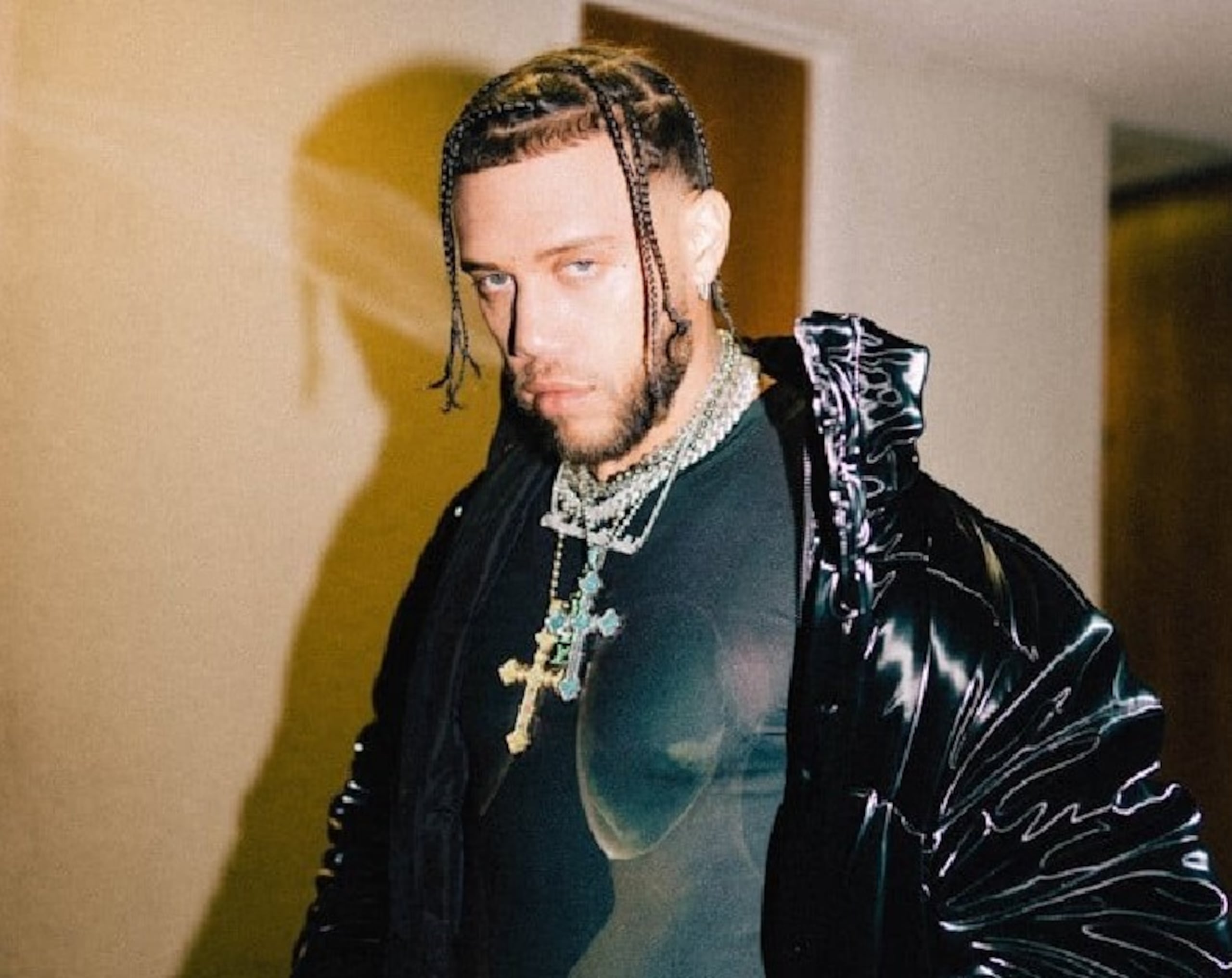 Su carrera creció exponencialmente en los últimos años -con álbumes como "Famouz" (2019) y "Timelezz" (2021).