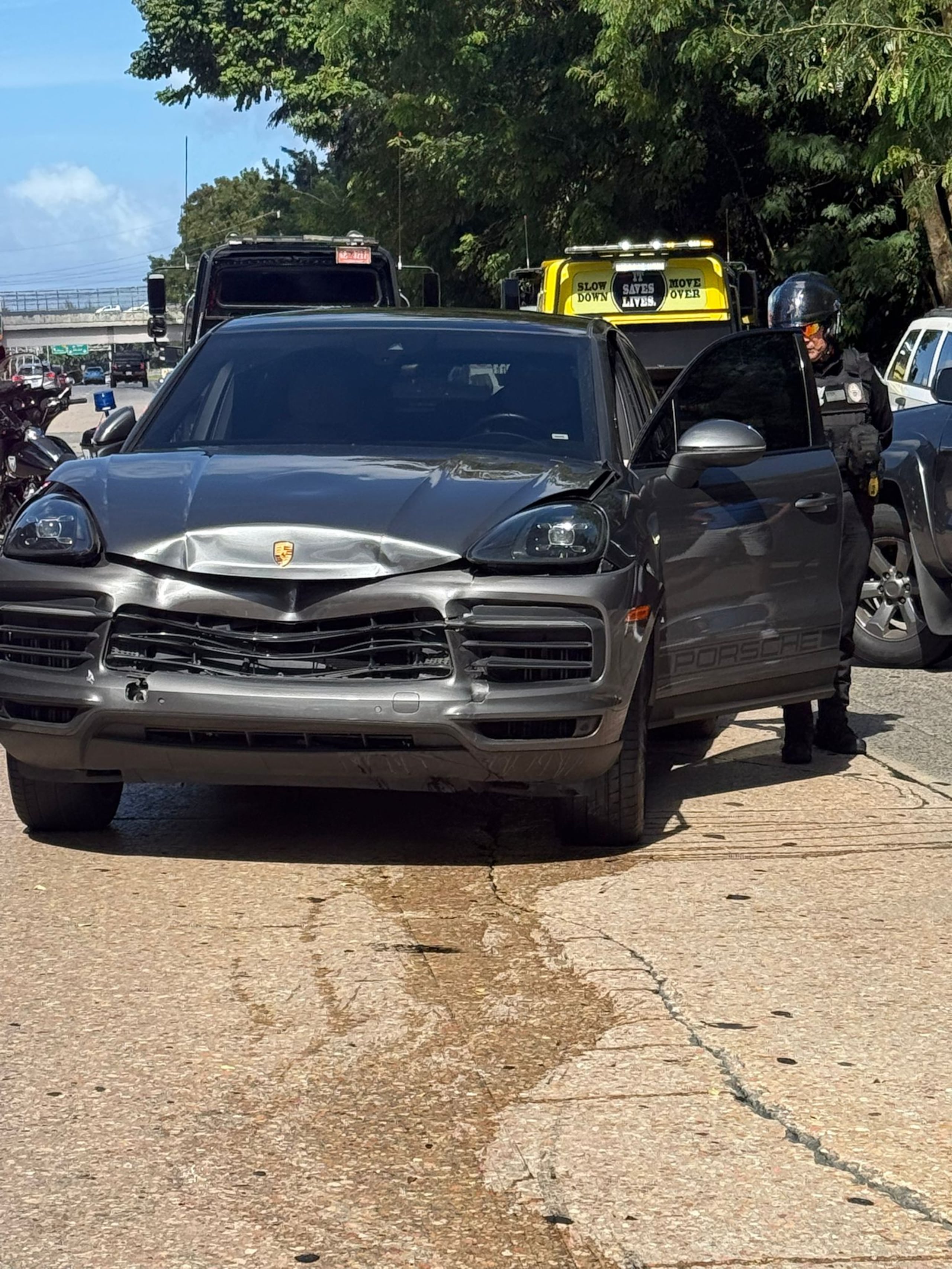 Ambos conductores se encuentran recibiendo atención médica.