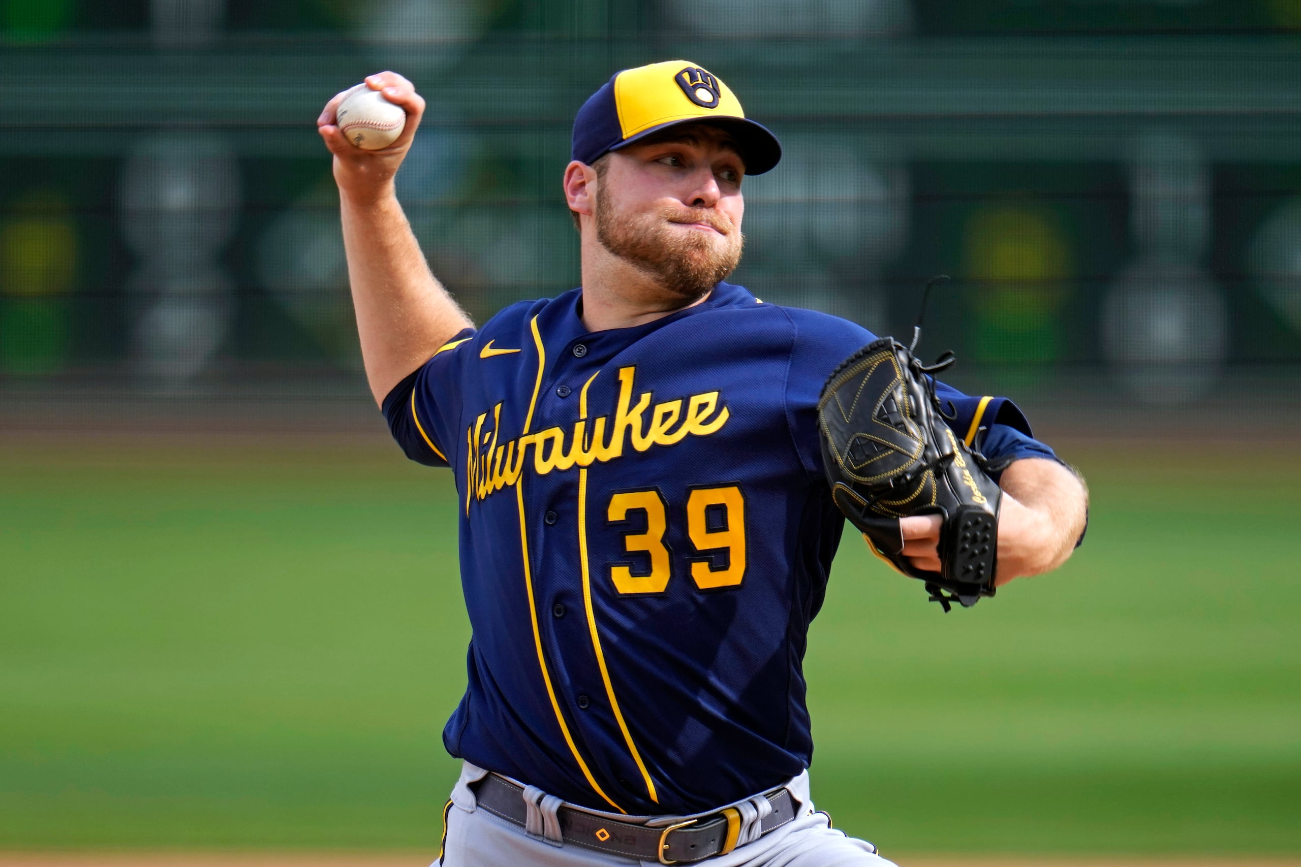 Milwaukee cambio a Corbin Burnes a los Orioles.