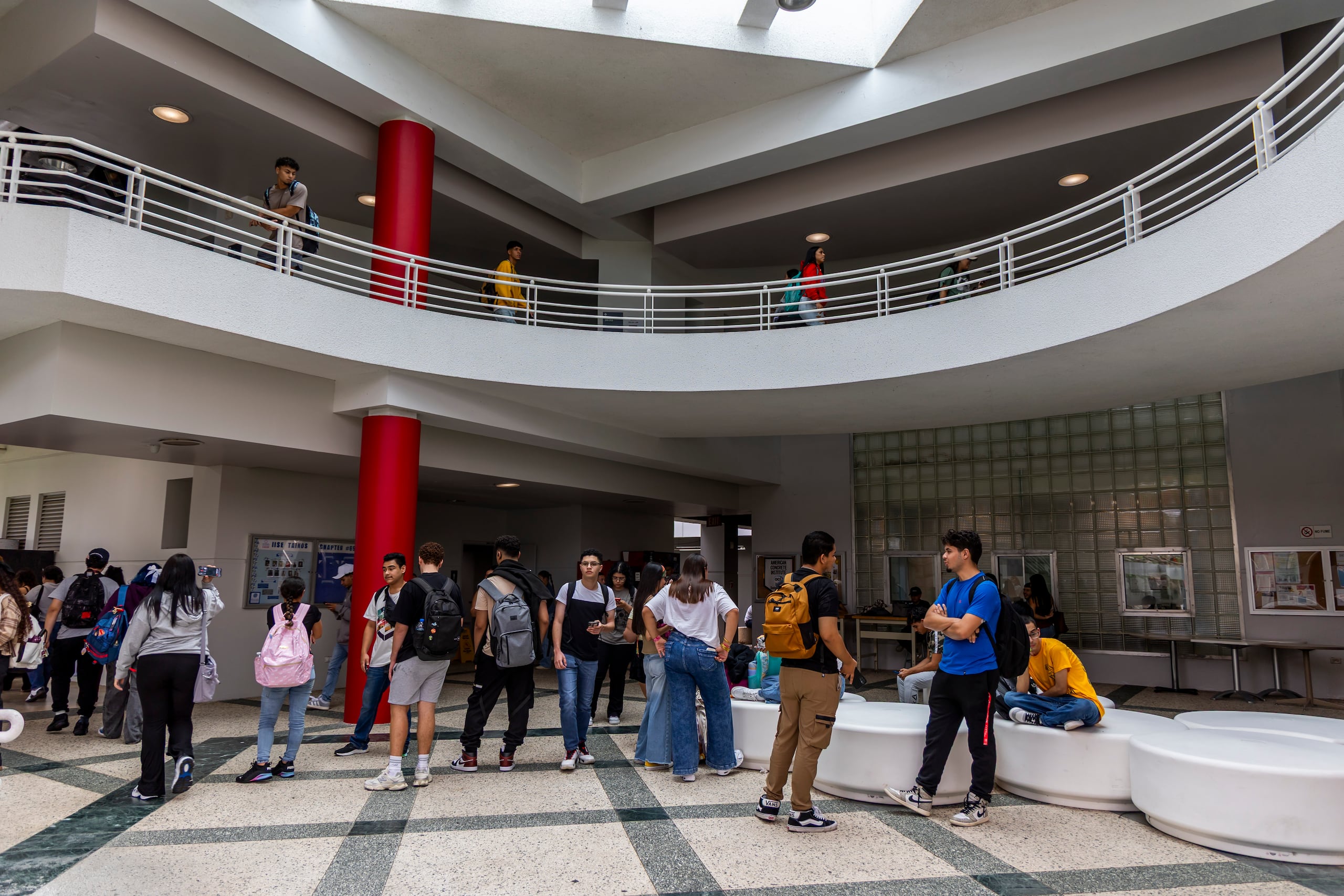 La Escuela de Ingeniería de la Universidad Ana G. Méndez se destaca por su diseño pragmático en la introducción de los currículos de ingeniería.