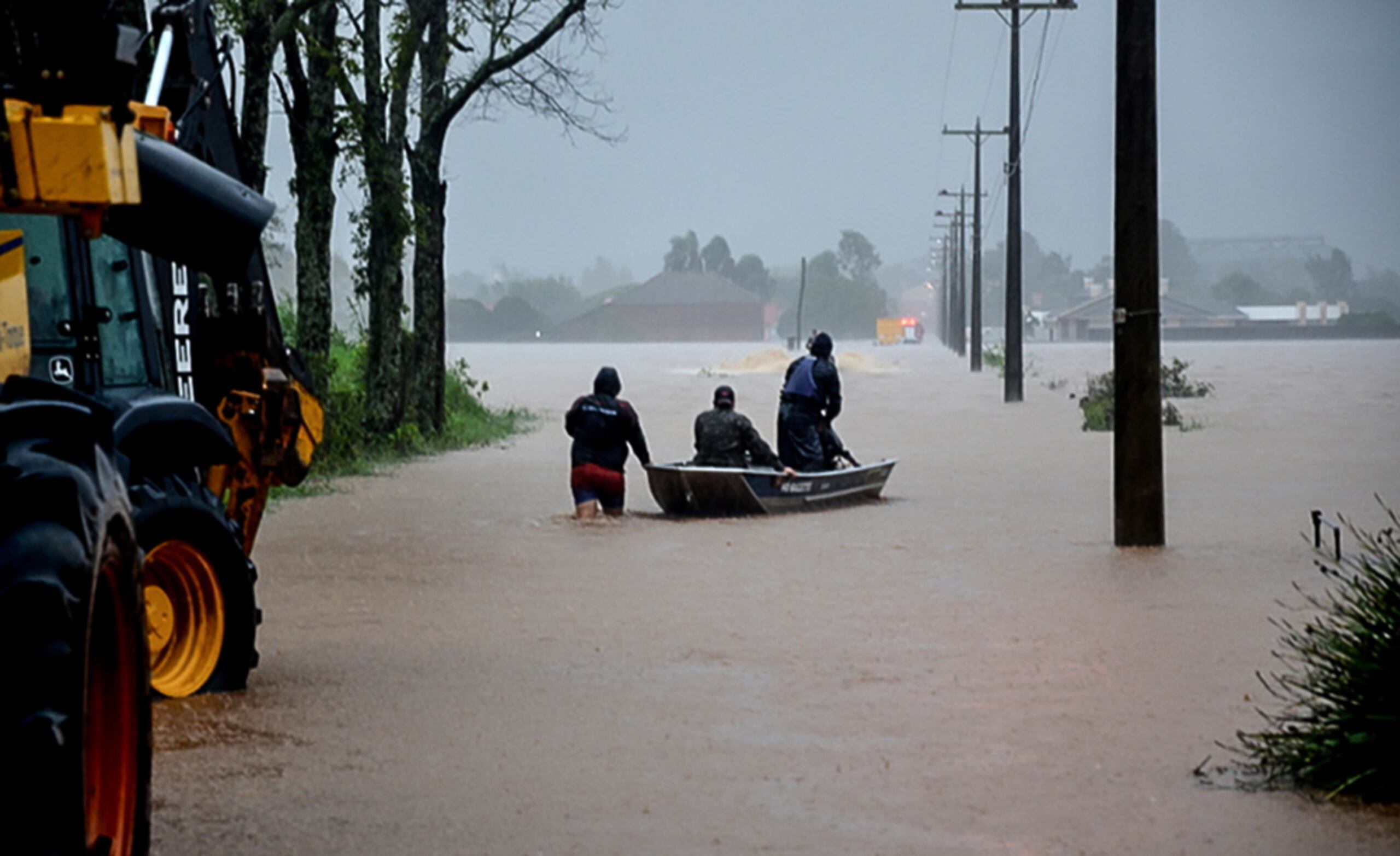 Las autoridades regionales están concentradas en el rescate de familias que se han quedado aisladas, en especial en el municipio de Candelária, ubicado a 200 kilómetros al oeste de Porto Alegre, y que se encuentra en estado crítico.