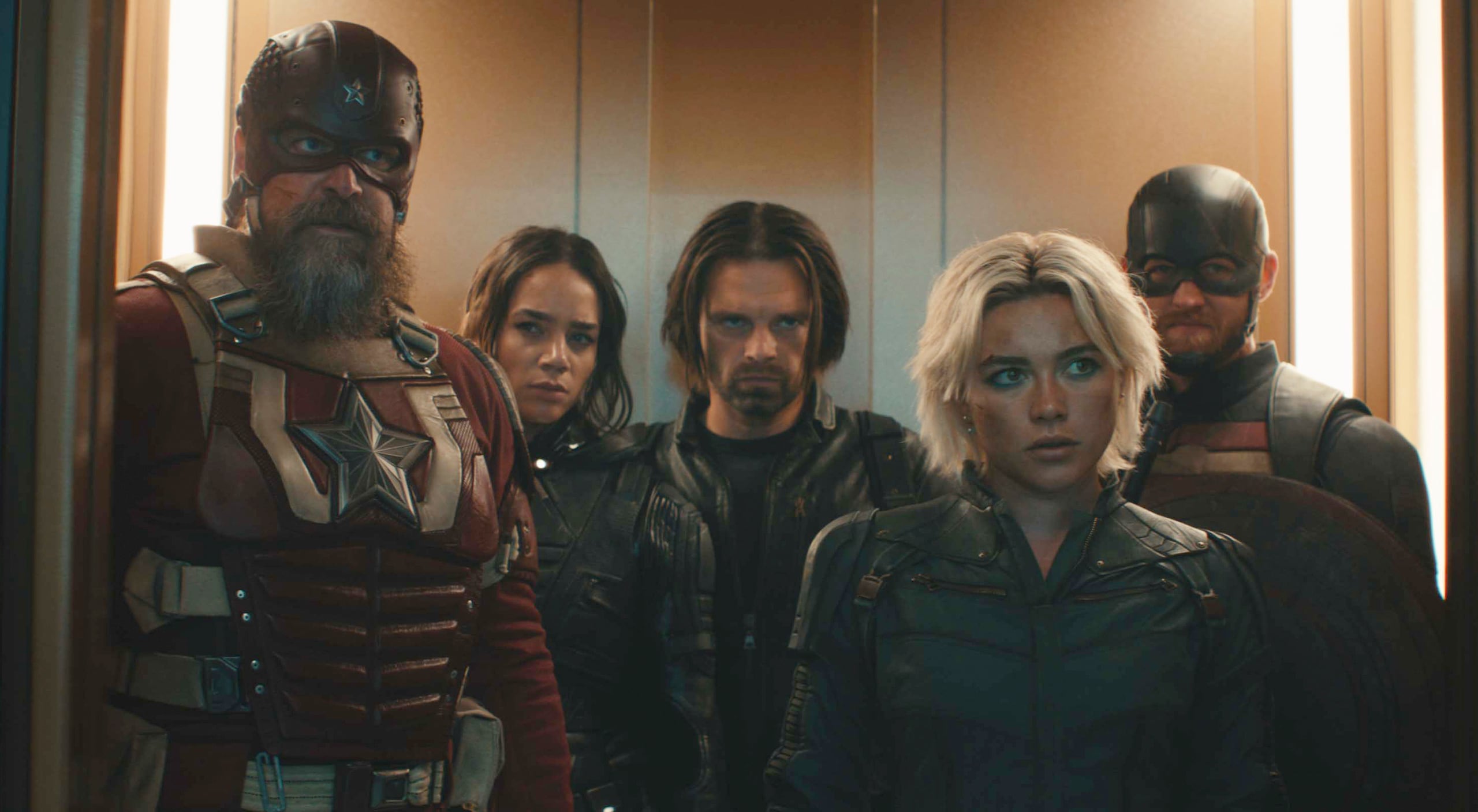 Esta imagen publicada por Marvel Studios muestra, de izquierda a derecha, David Harbour, Hannah John-Kamen, Sebastian Stan, Florence Pugh y Wyatt Russell en una escena de "Thunderbolts". (Disney-Marvel Studios via AP)