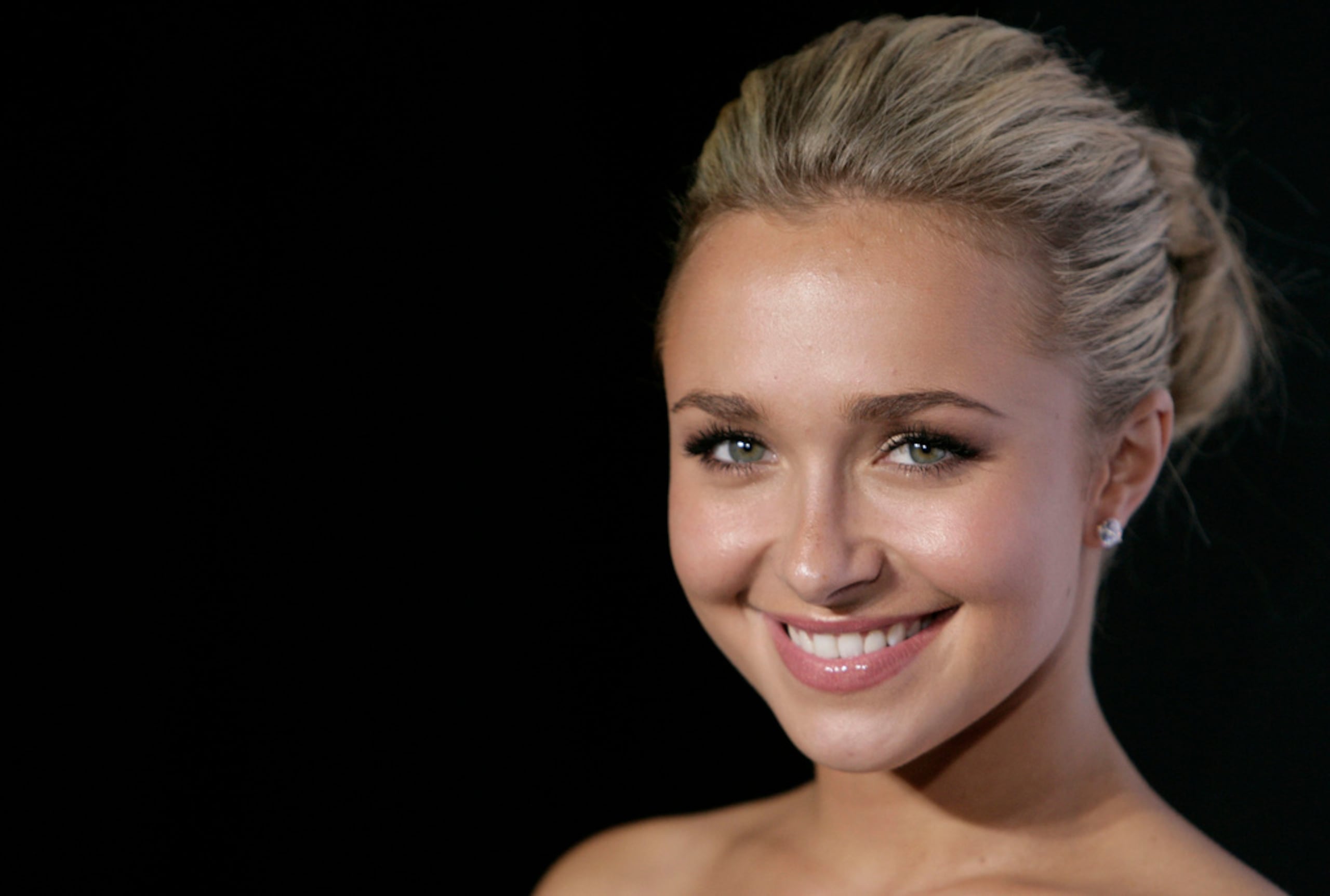 Hayden Panettiere, que alcanzó la fama en las series de televisión “Heroes” y “Nashville” mientras afrontaba problemas de adicción al alcohol y depresión, habría cumplido 37 años el viernes.