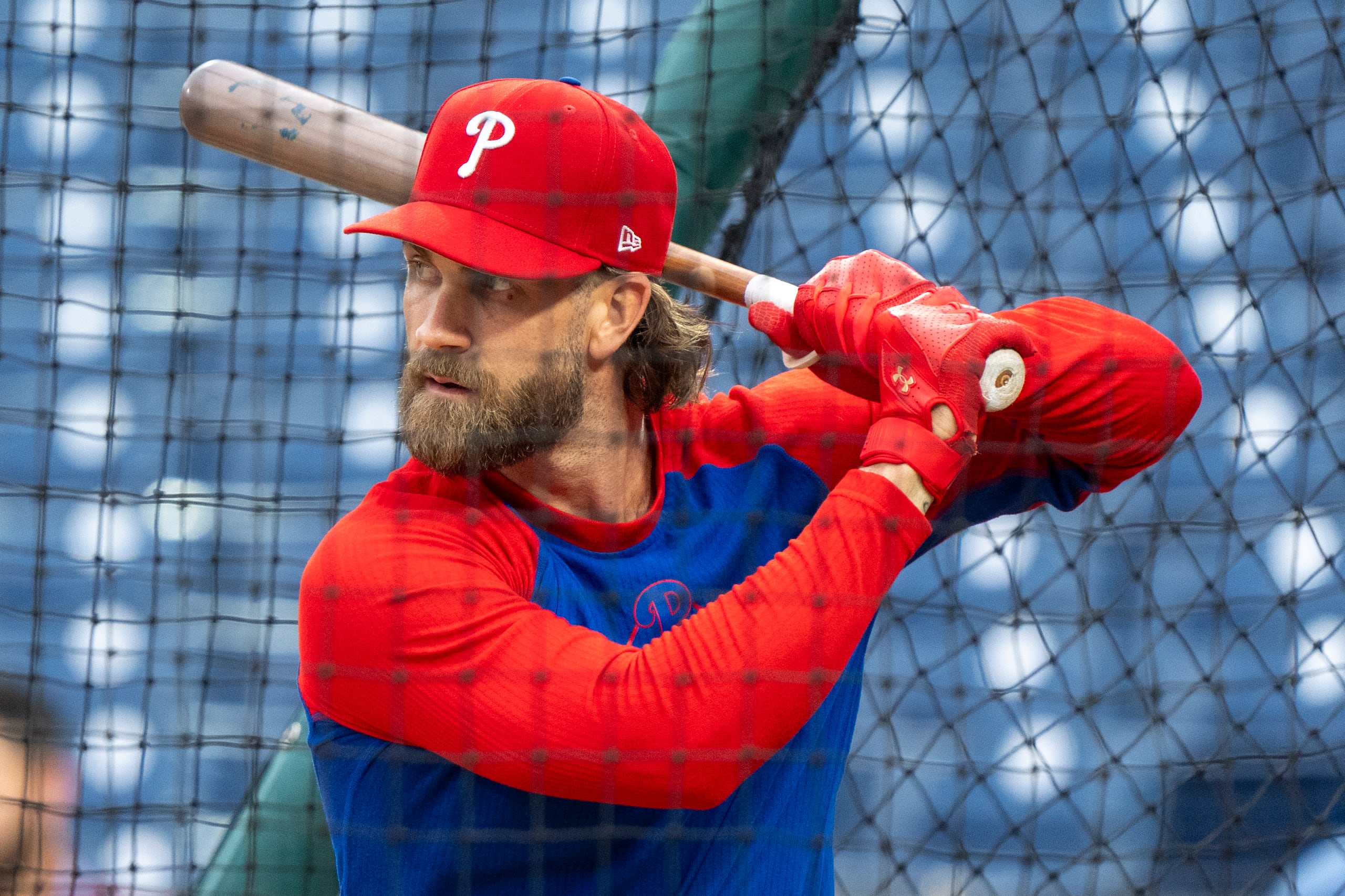 Bryce Harper, toletero de los Phillies, en la caja de bateo durante un entrenamiento un día antes de la Serie Divisional contra los Mets.