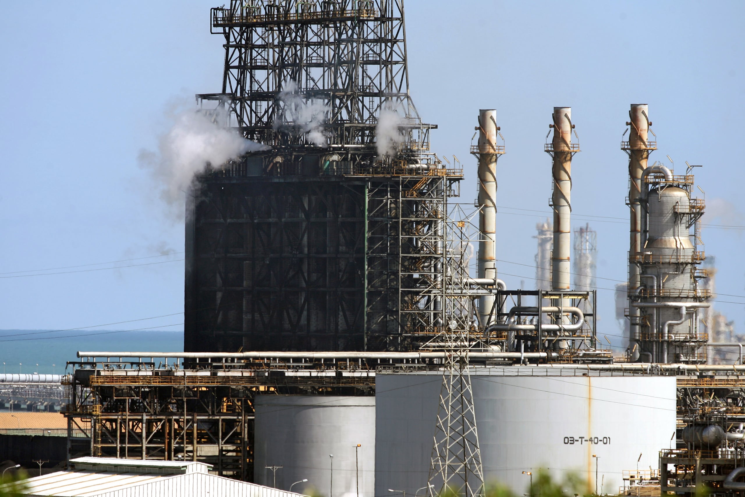 Venezuela dispone de diversos tipos de crudo: extrapesado, pesado, mediano y liviano, lo que confiere al país un gran potencial para satisfacer las demandas del mercado internacional.