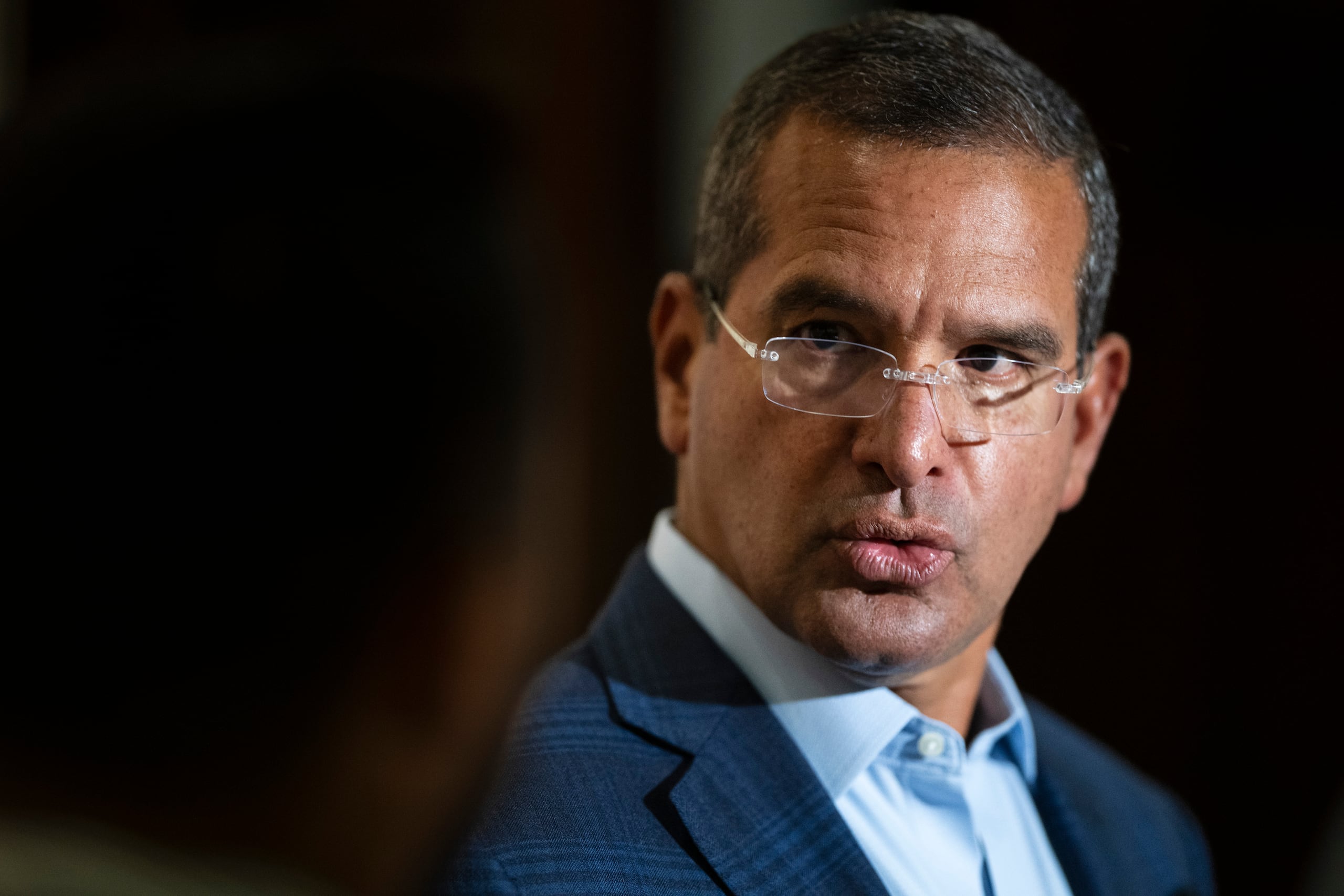 21 de agosto de 2023. San Juan, PR. Conferencia de prensa convocada por el gobernador Pedro Pierluisi y el director ejecutivo de la Compañía de Turismo, Carlos Mercado, sobre nueva configuración de ofertas de vuelos para Colombia de la aerolínea Avianca, llevada a cabo en la sede de la Compañía de Turismo, Viejo San Juan. En la foto Pedro Pierluisi. FOTO POR: Carlos Giusti/GFR Media