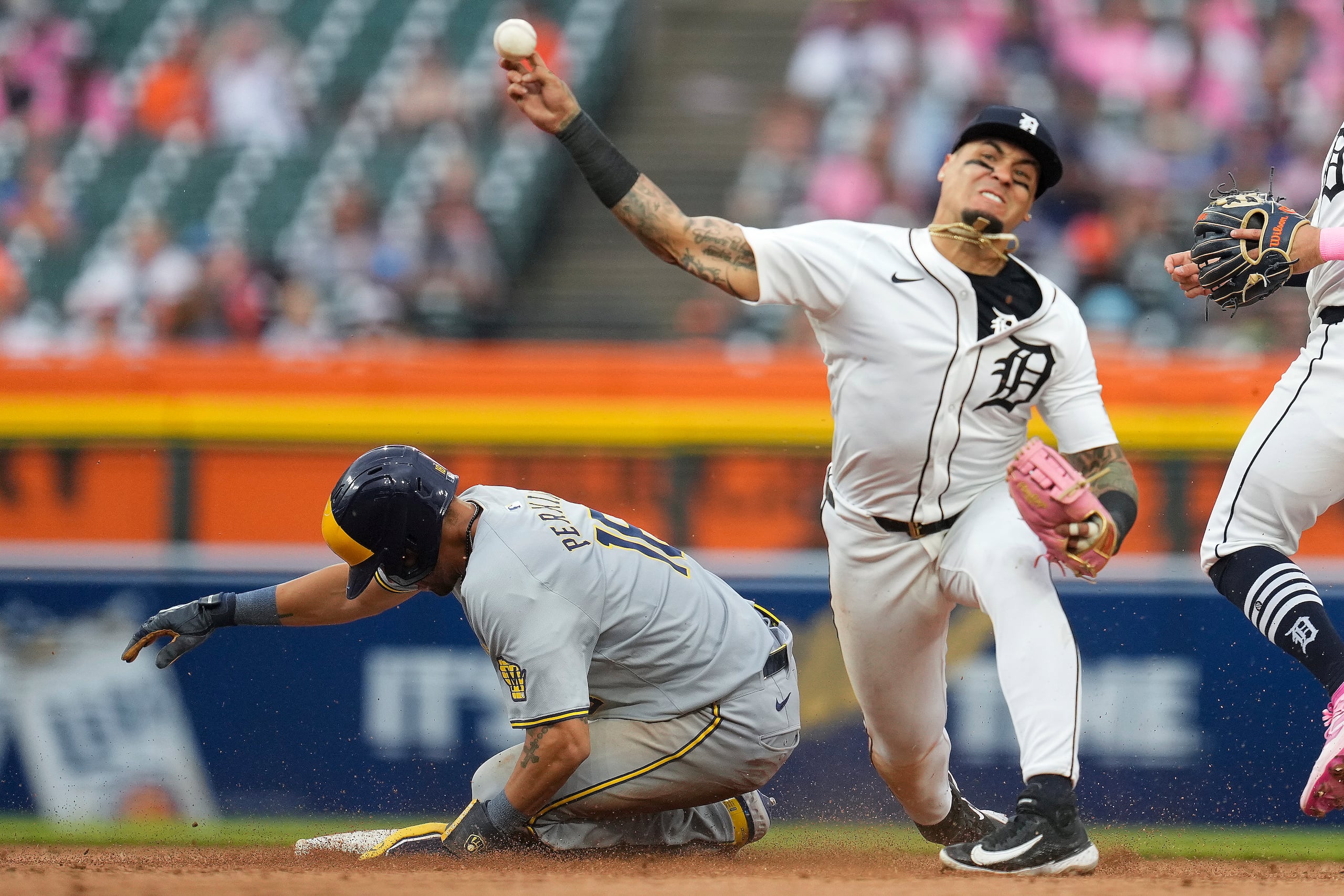 El campocorto boricua Javier Báez está teniendo una pobre temporada ofensiva.