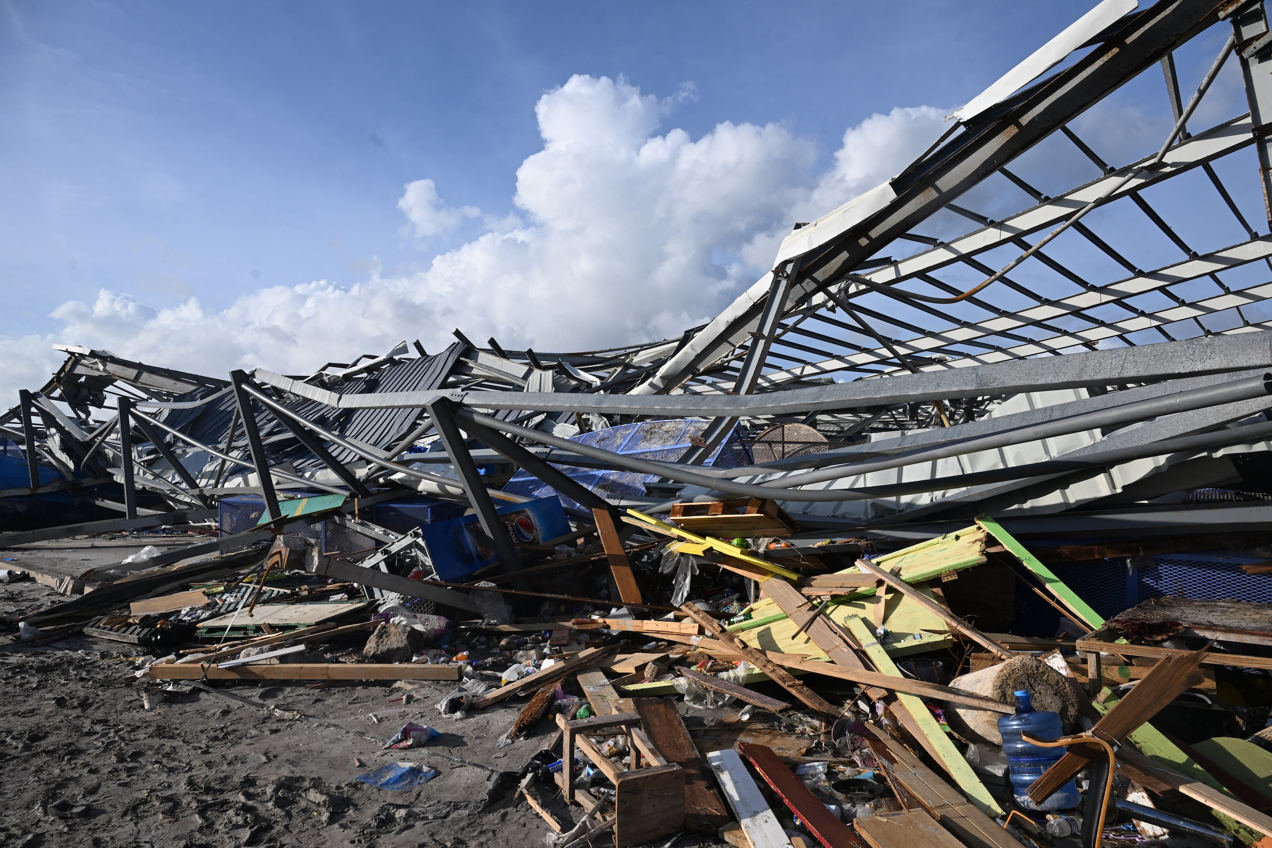 También se están llevando a cabo conversaciones con India y Canadá sobre centros médicos de campaña adicionales.