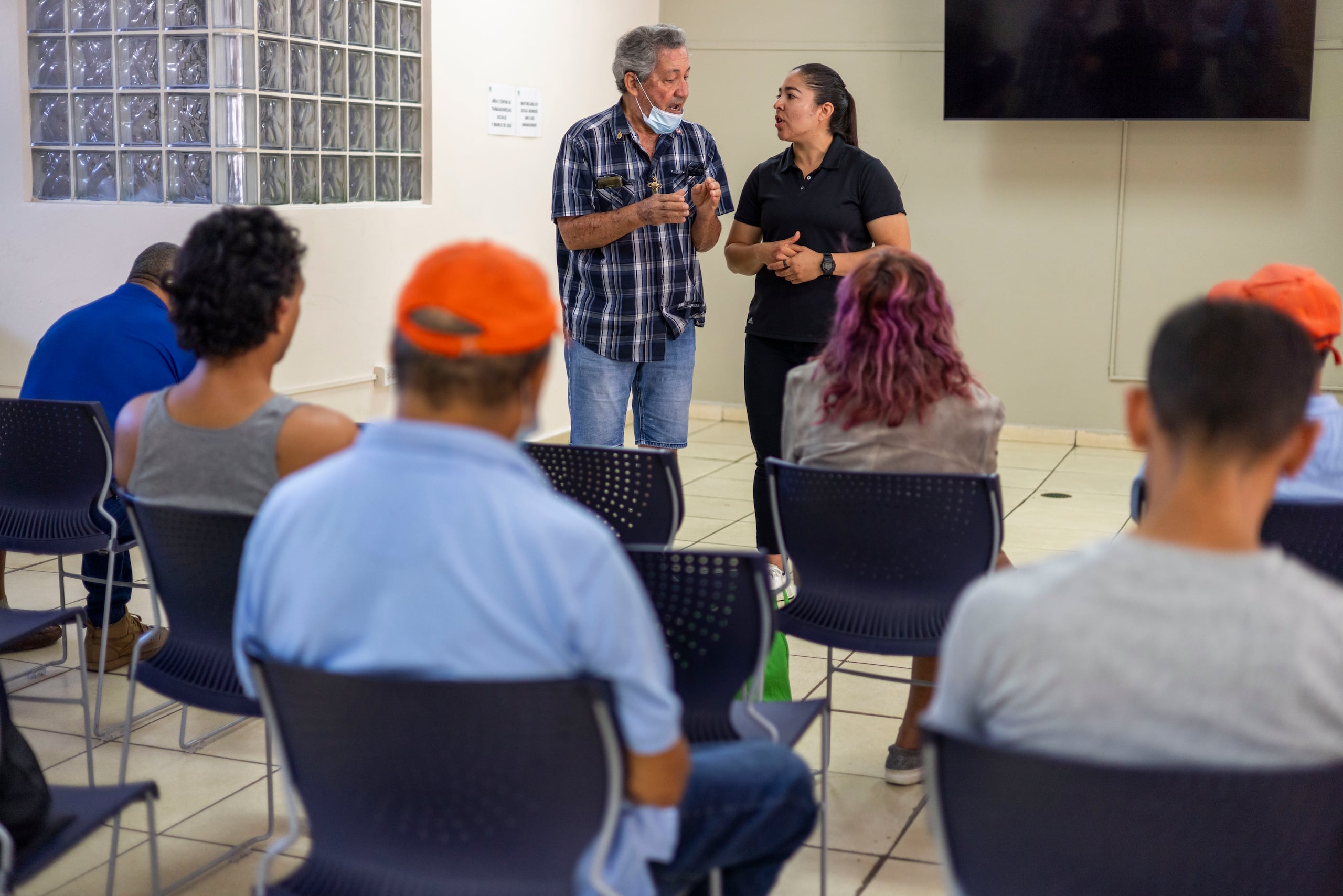 Los alumnos vistaron hoy la Fondita de Jesús, en Santurce, donde sirvieron alimentos y compartieron con personas que reciben servicios.
