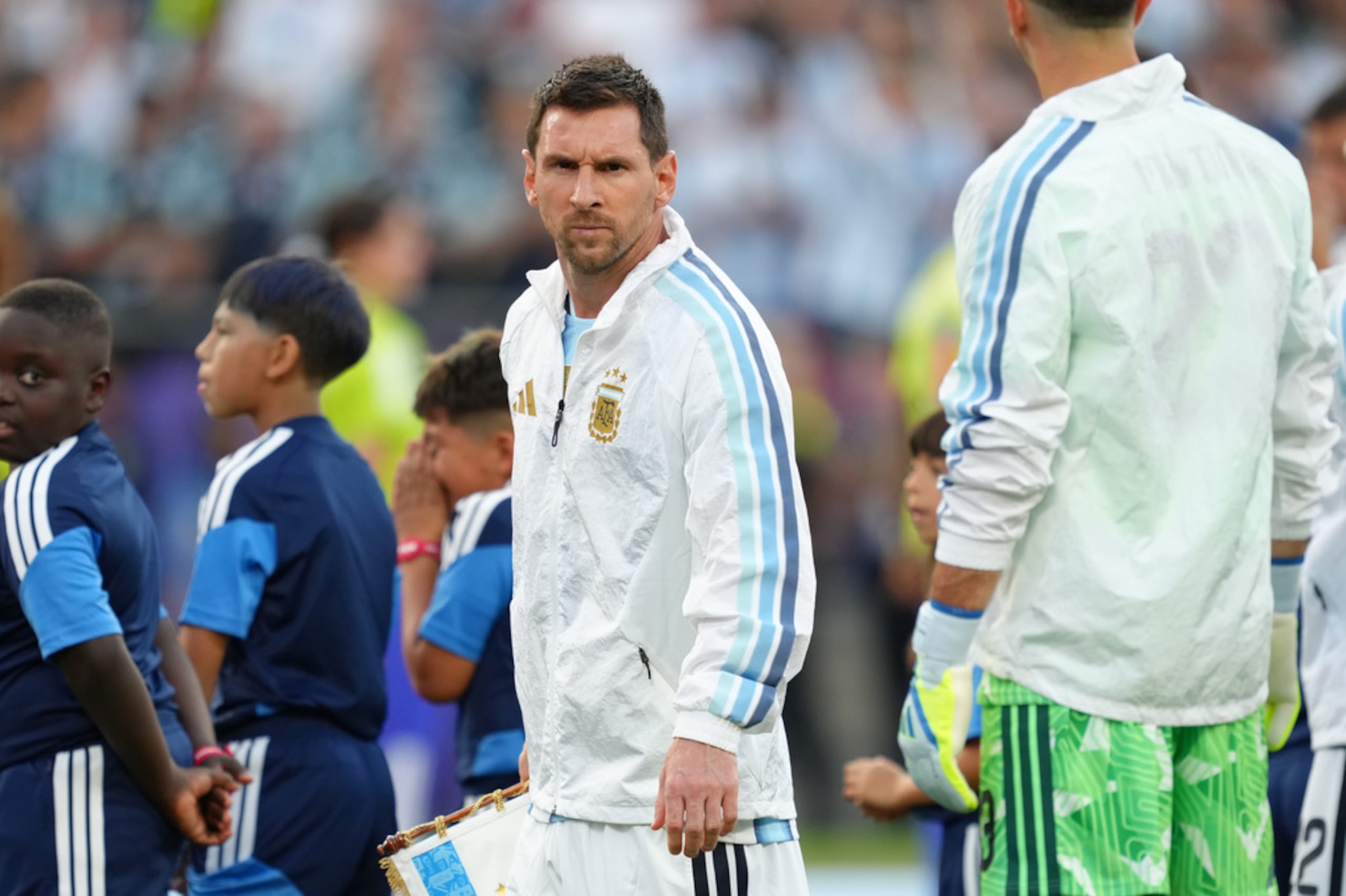 Lionel Messi (10)