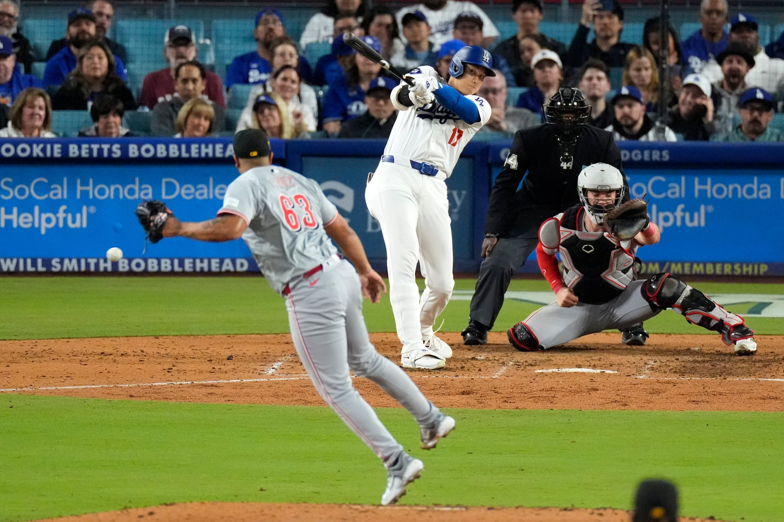 Shohei Ohtani, aquí bateando ante el boricua Fernando Cruz, es el primer bateador designado en ganar el derecho de abrir en el Juego de Estrellas en cuatro temporadas consecutivas.