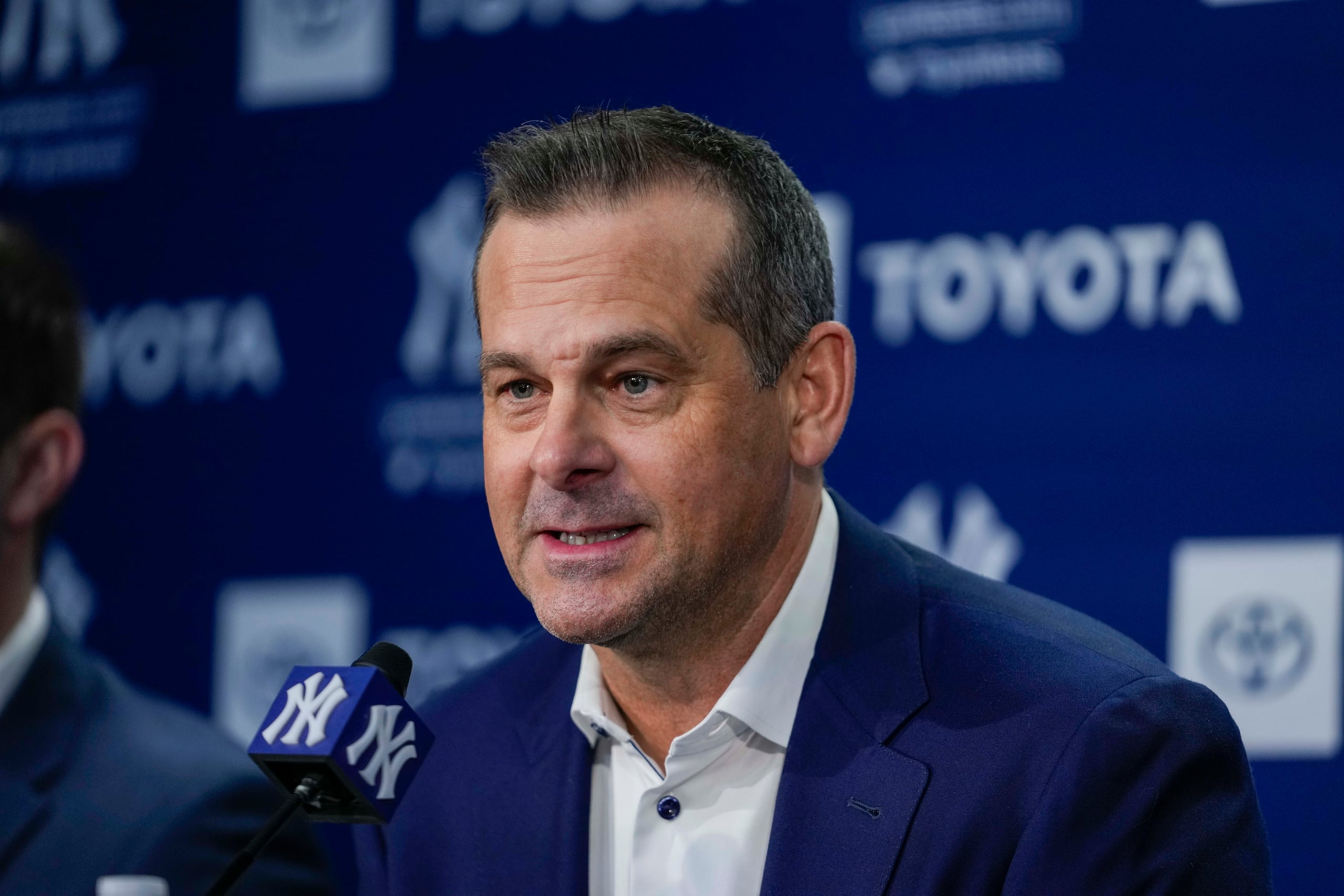 Aaron Boone, manager de los Yankees de Nueva York, ofrece una conferencia de prensa el 18 de diciembre de 2024. (AP Foto/Frank Franklin II, archivo)