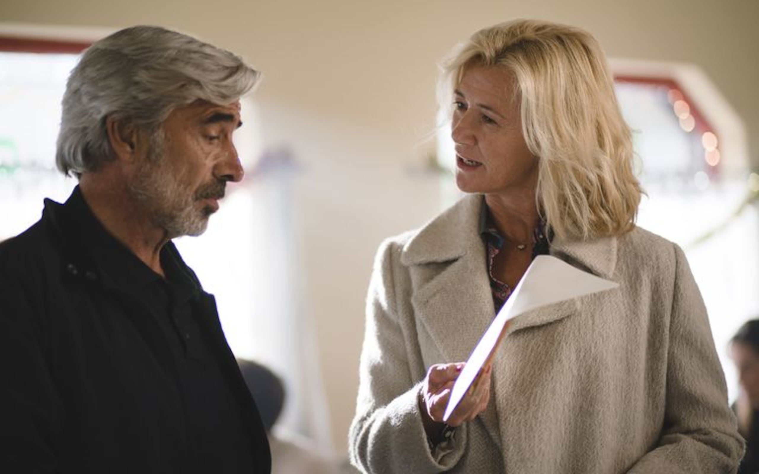 Imanol Arias y Ana Duato durante una de las escenas de esta nueva entrega. (Suministrada TVE)