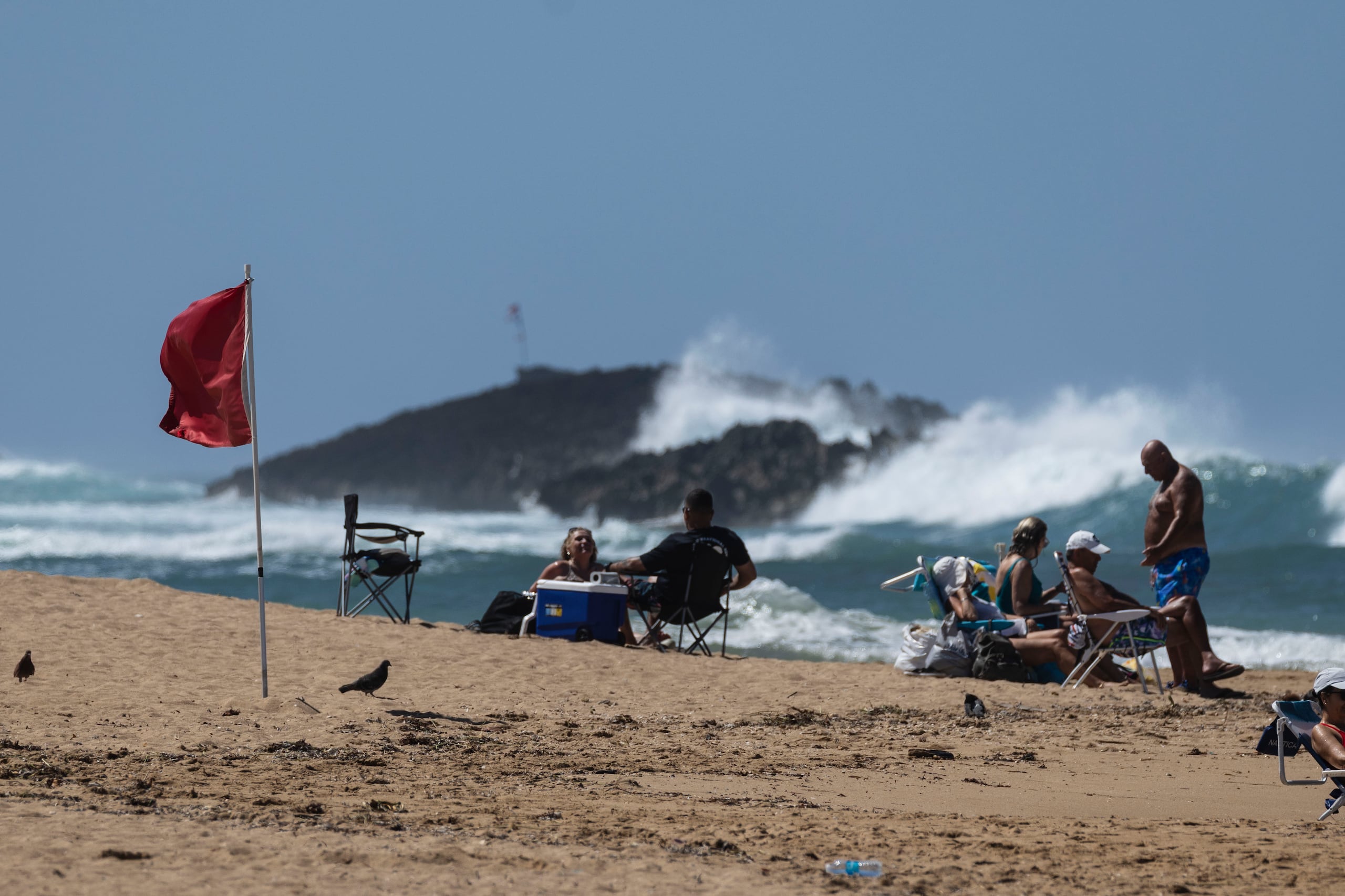 Se esperan corrientes marinas peligrosas a la vida.