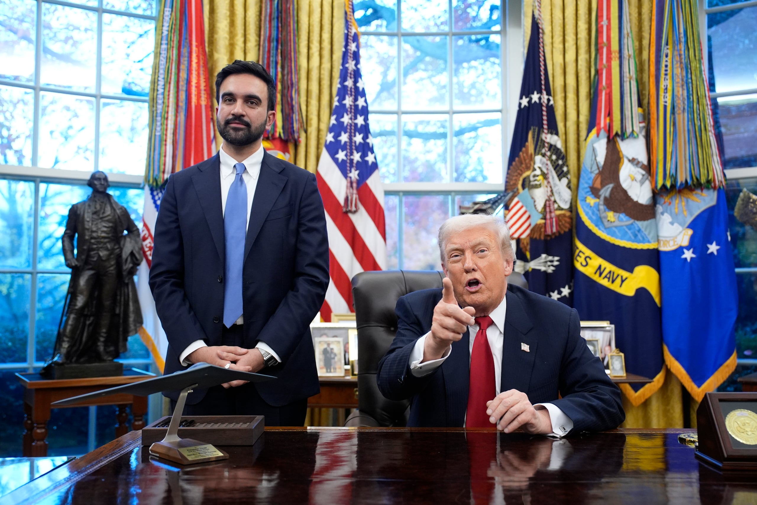 Trump rechazó la descripción que su aliada Elise Stefanik hizo contra Mamdani nombrándolo como "un yihadista" y dijo que "en realidad es muy racional".