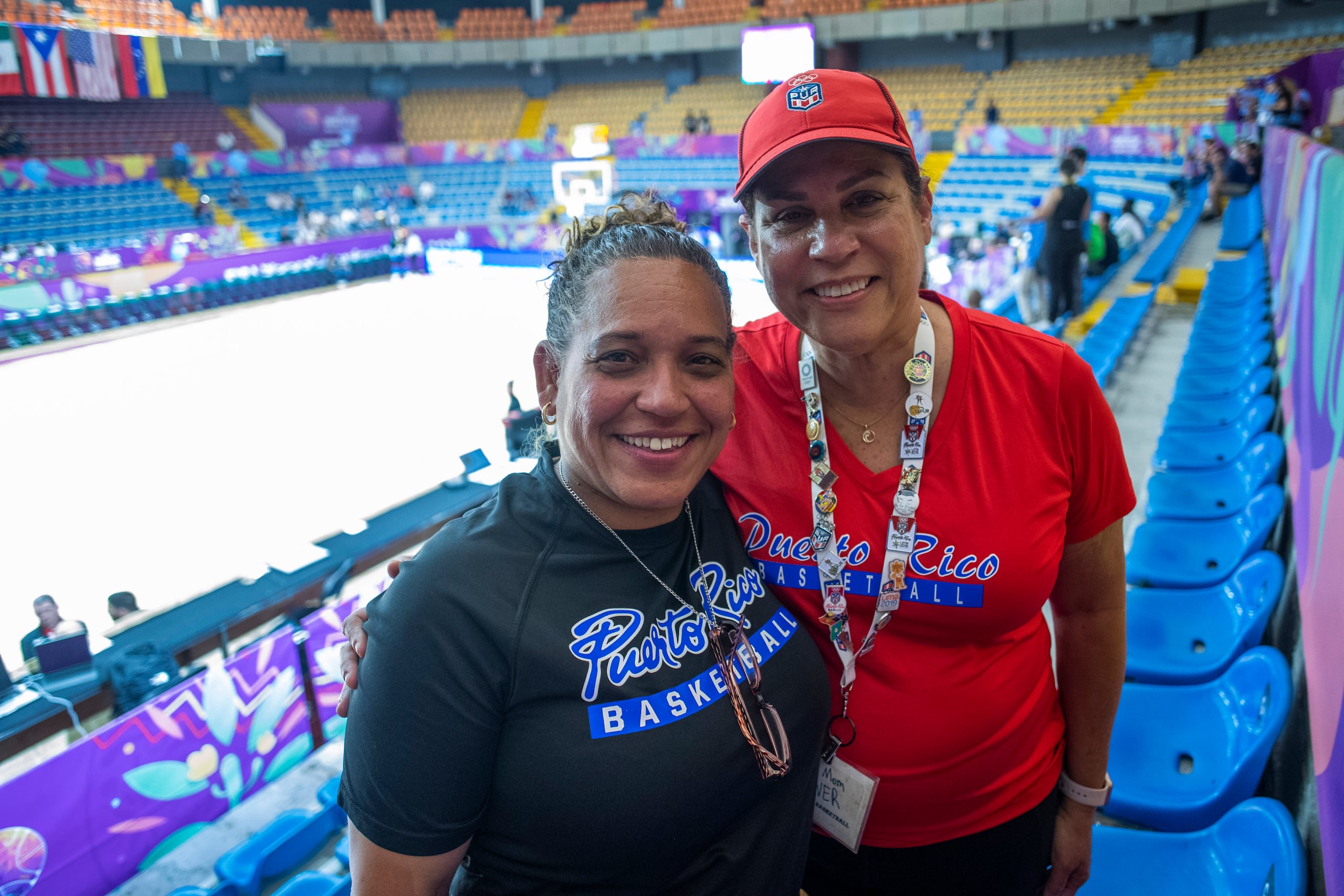 Maritza Robles y Frances Quiñones son madres abnegadas y las principales fanáticas de sus hijas.