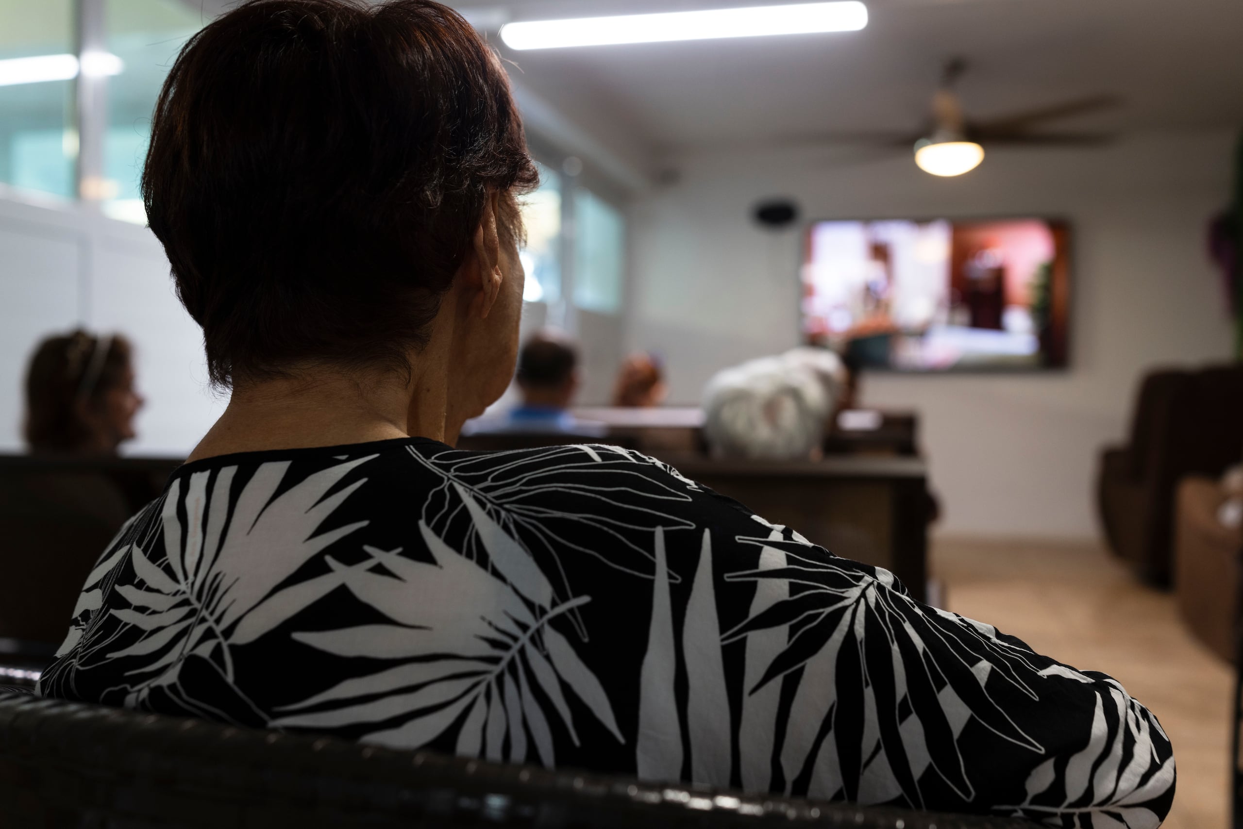 Un grupo de adultos mayores observa la televisión en un centro localizado en Caguas. (Archivo / GFR Media)
.###
Foto por:
Xavier Araújo | GFR Media
xavier.araujo@gfrmedia.com
Araujo