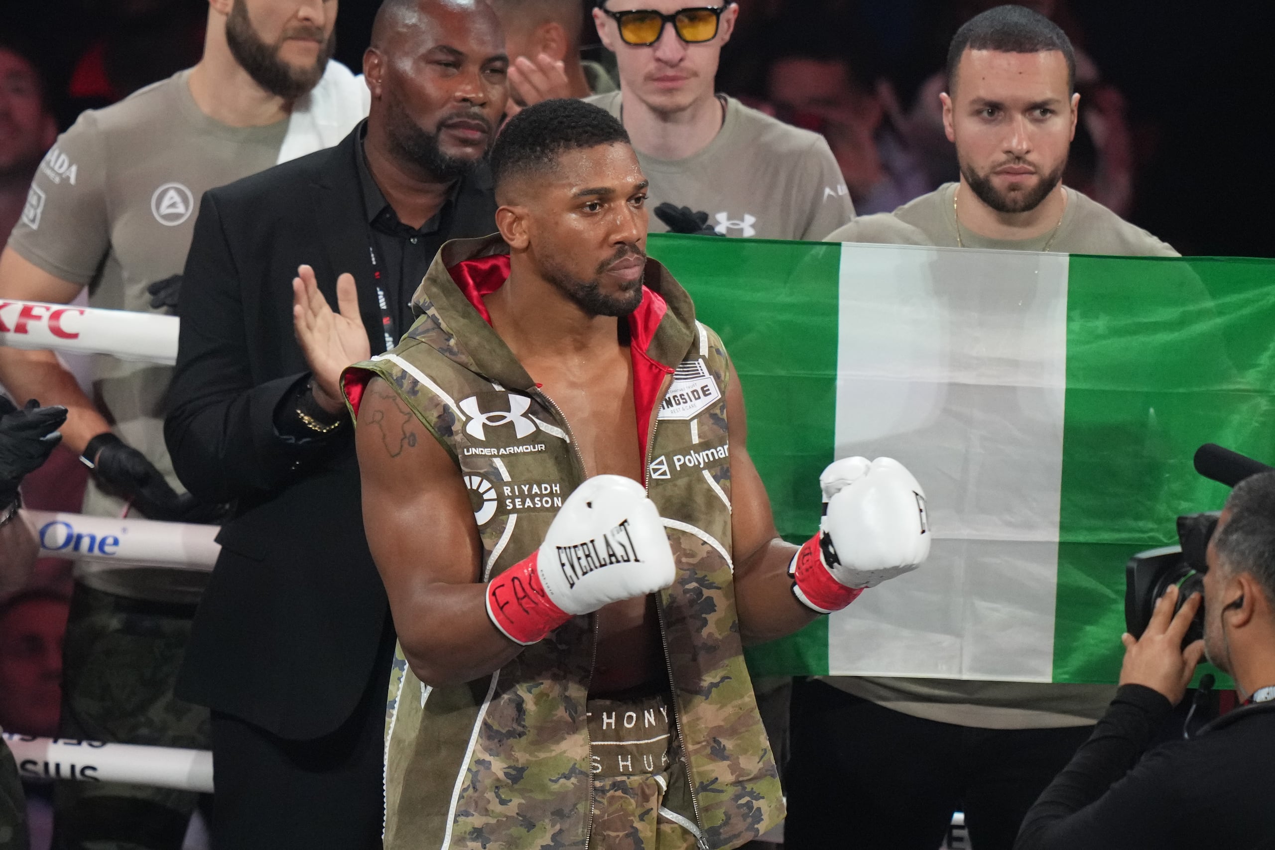 Anthony Joshua iba como pasajero.