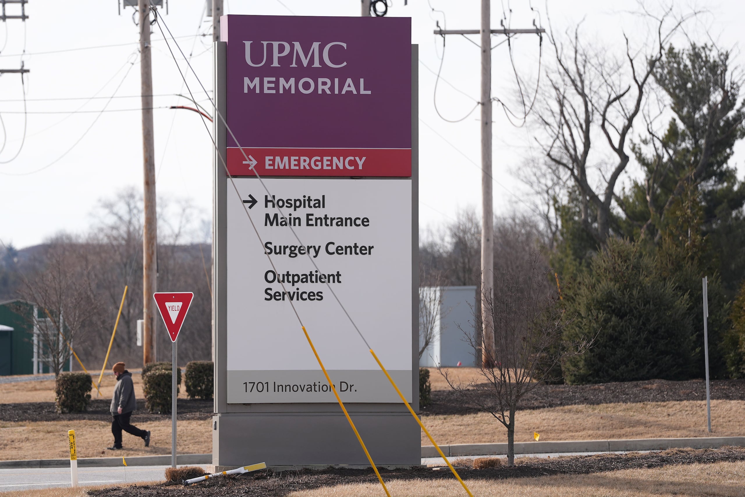 UPMC Memorial es un hospital de cinco pisos y 104 camas que abrió sus puertas en 2019 en York, una ciudad de unos 40,000 habitantes.