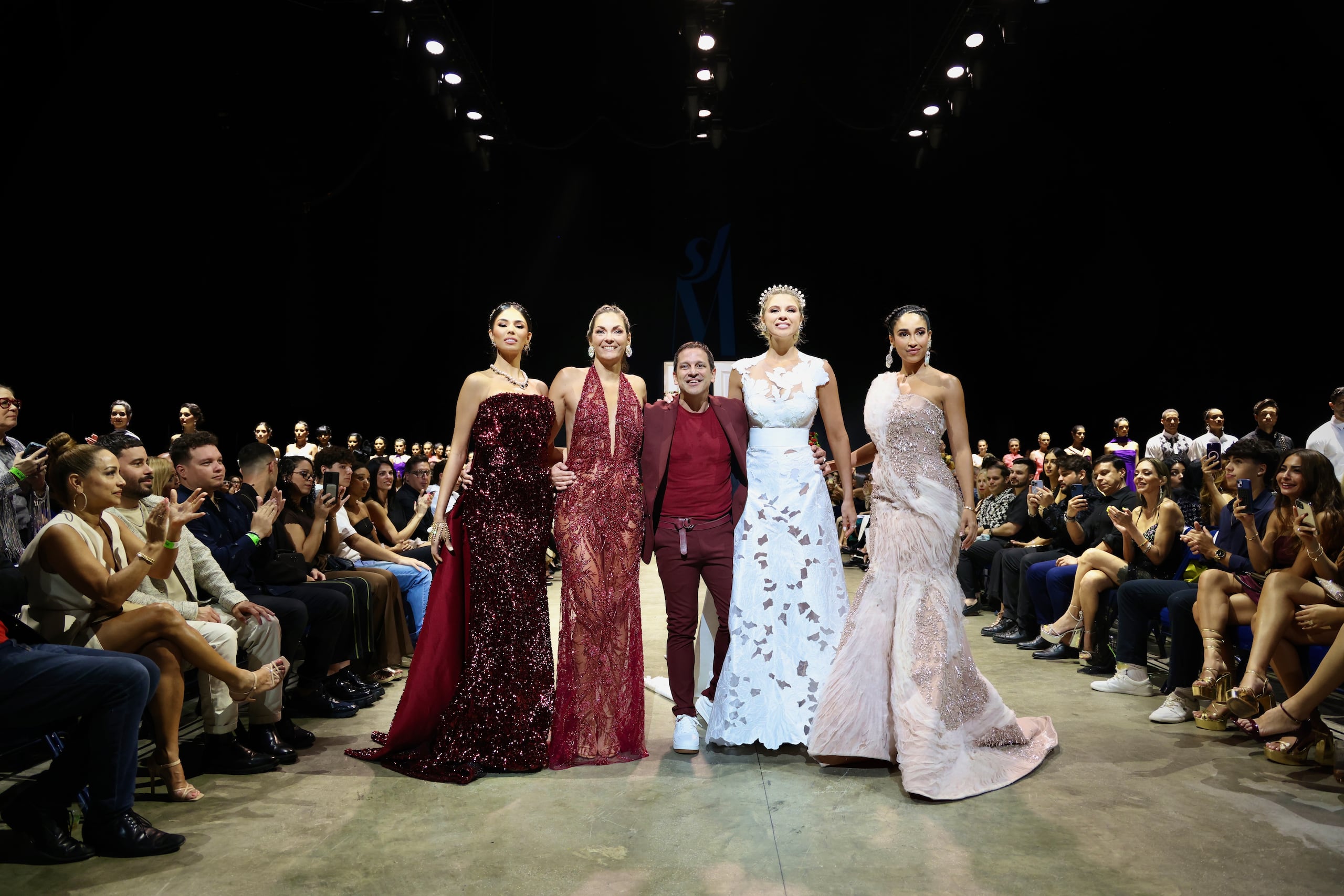 La colección nueva de Luis Antonio le dio inicio a la semana de moda puertorriqueña.