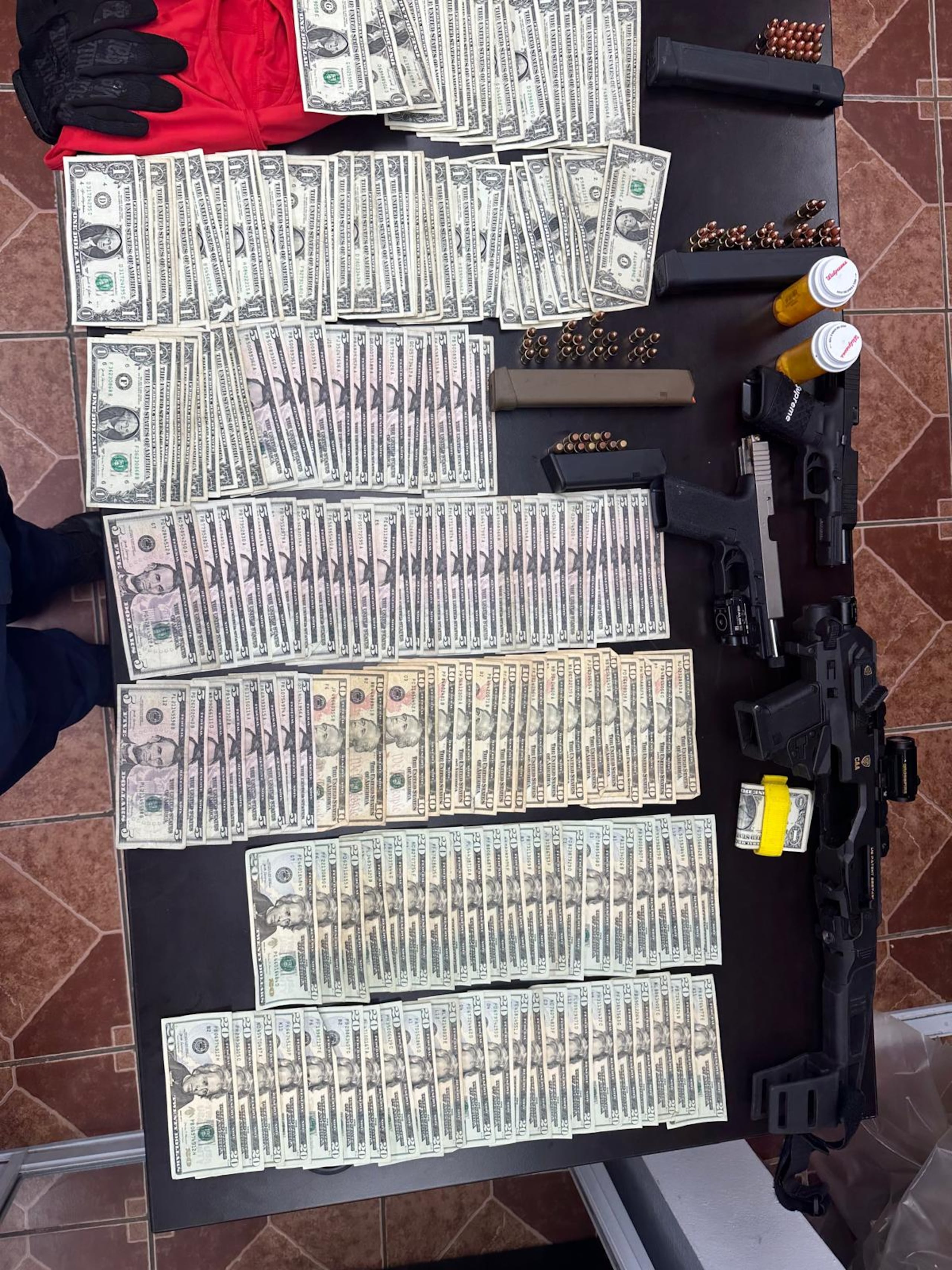 Ocupado a un conductor que transitaba por Hatillo en un vehículo con gravamen de desaparecido.
