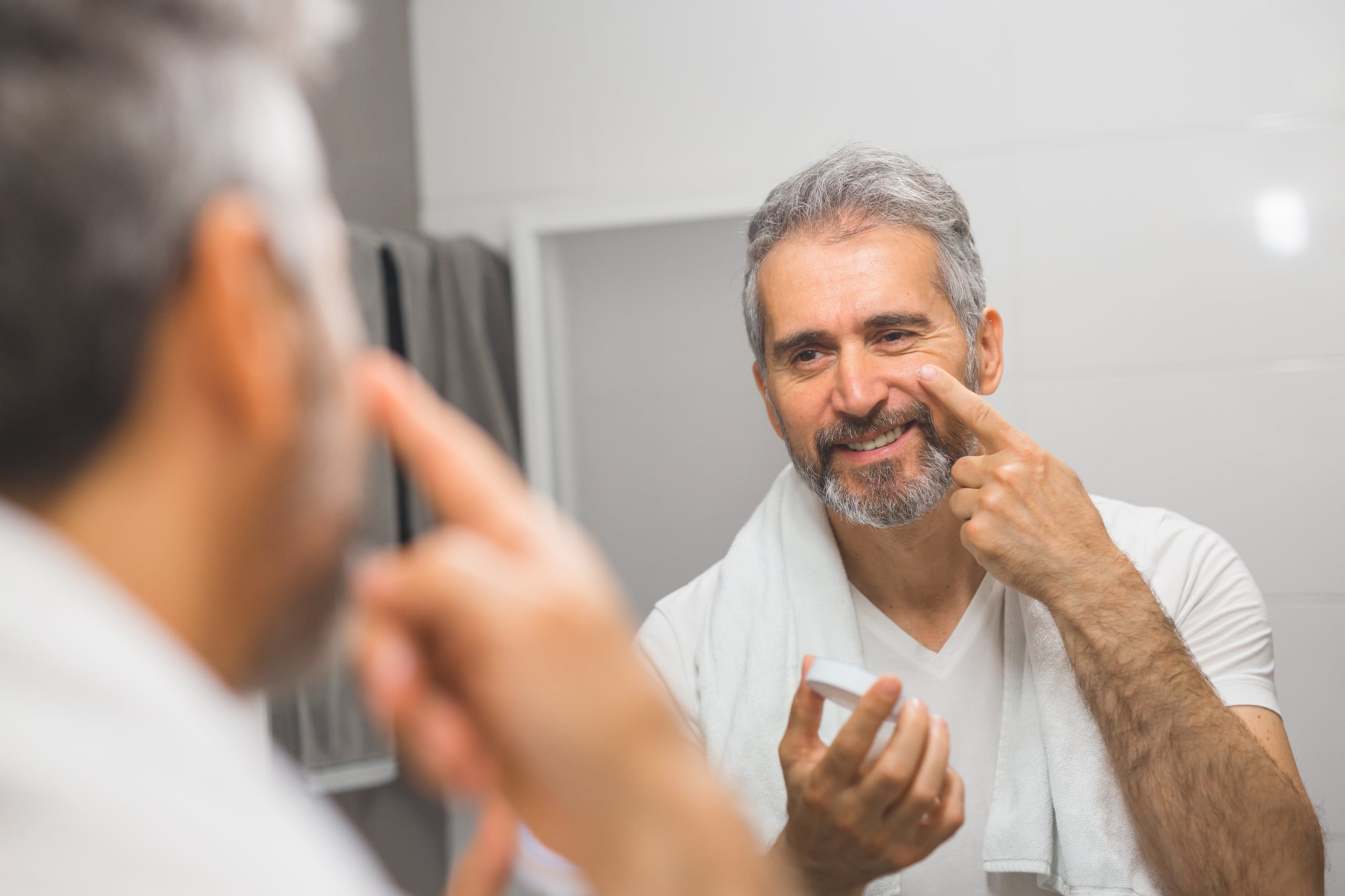 El exterior es un reflejo de nuestro interior, por eso, para exhibir una piel y cabello saludables, además de cuidarlas con tratamientos, es necesario comenzar desde adentro.