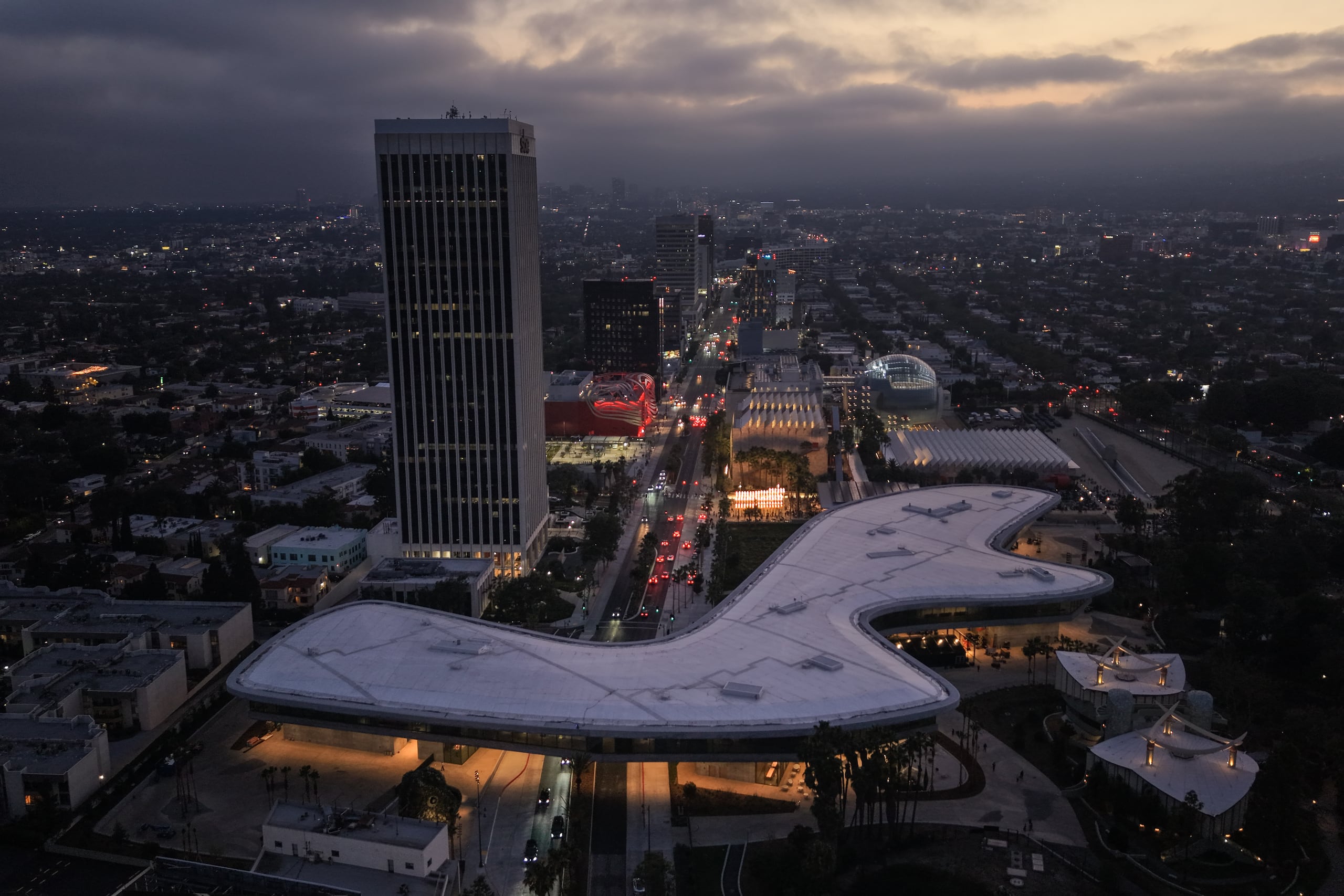 Esta vista muestras las Galerías Geffen en el Museo de Arte de Los Ángeles, el 8 de mayo de 2026. (AP Foto/Jae C. Hong)