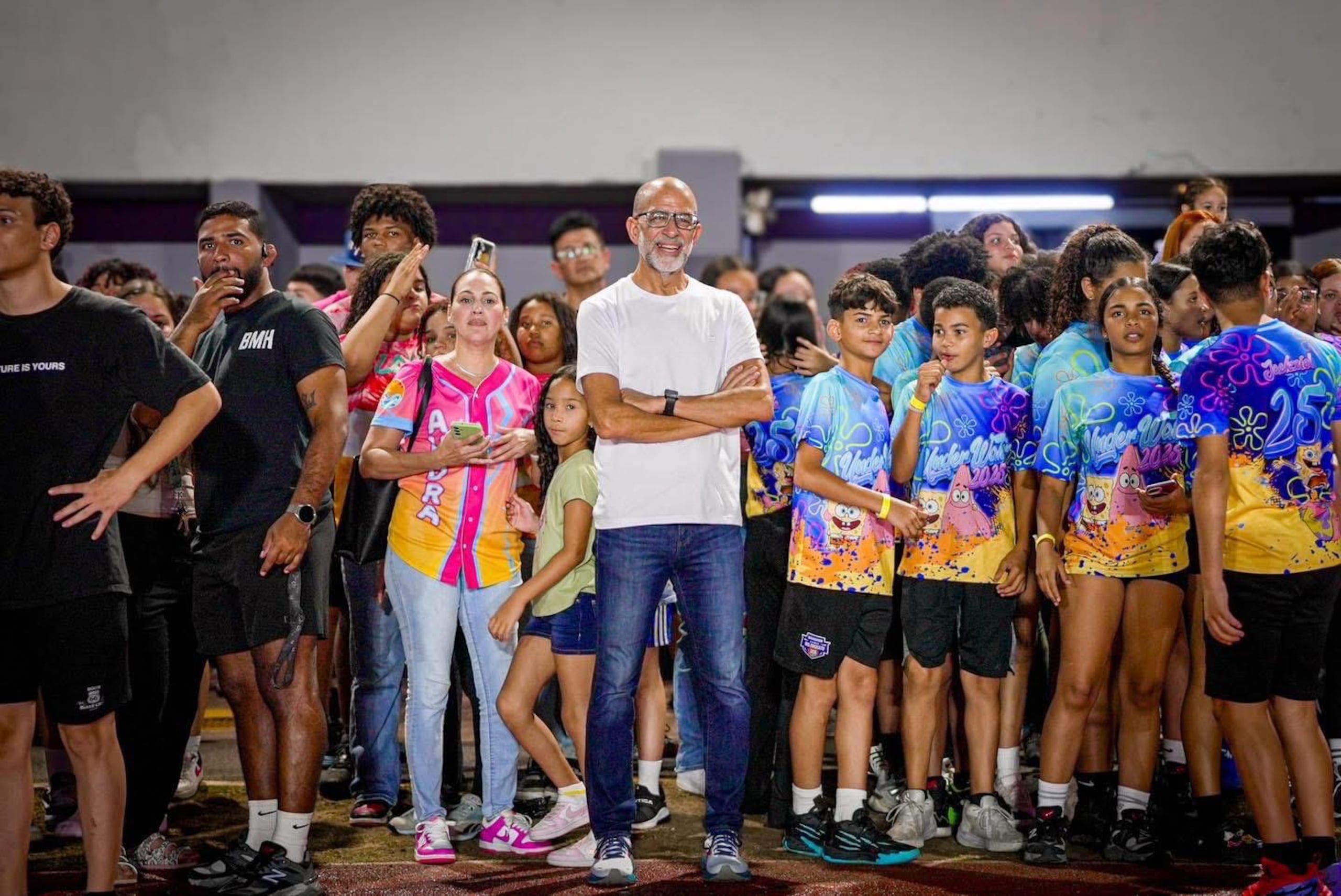 La iniciativa “Llanero Senior Challenge”, un proyecto deportivo, recreativo y comunitario que sirve para apoyar a las clases graduandas en el municipio de Toa Baja.