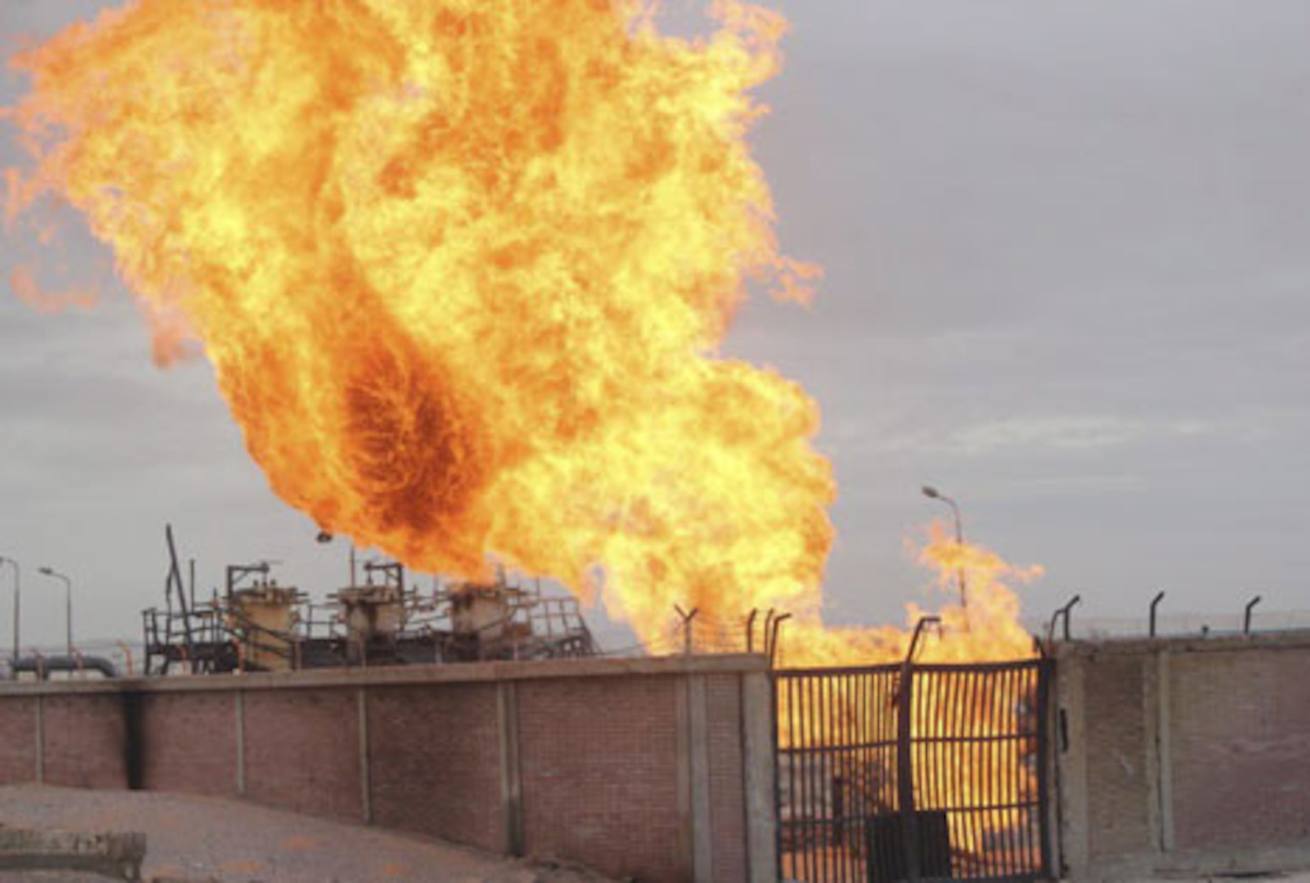 Una explosión se produjo hoy en uno de los gasoductos principales de la ciudad de Al Arish, en el norte de la península egipcia del Sinaí. (EFE)