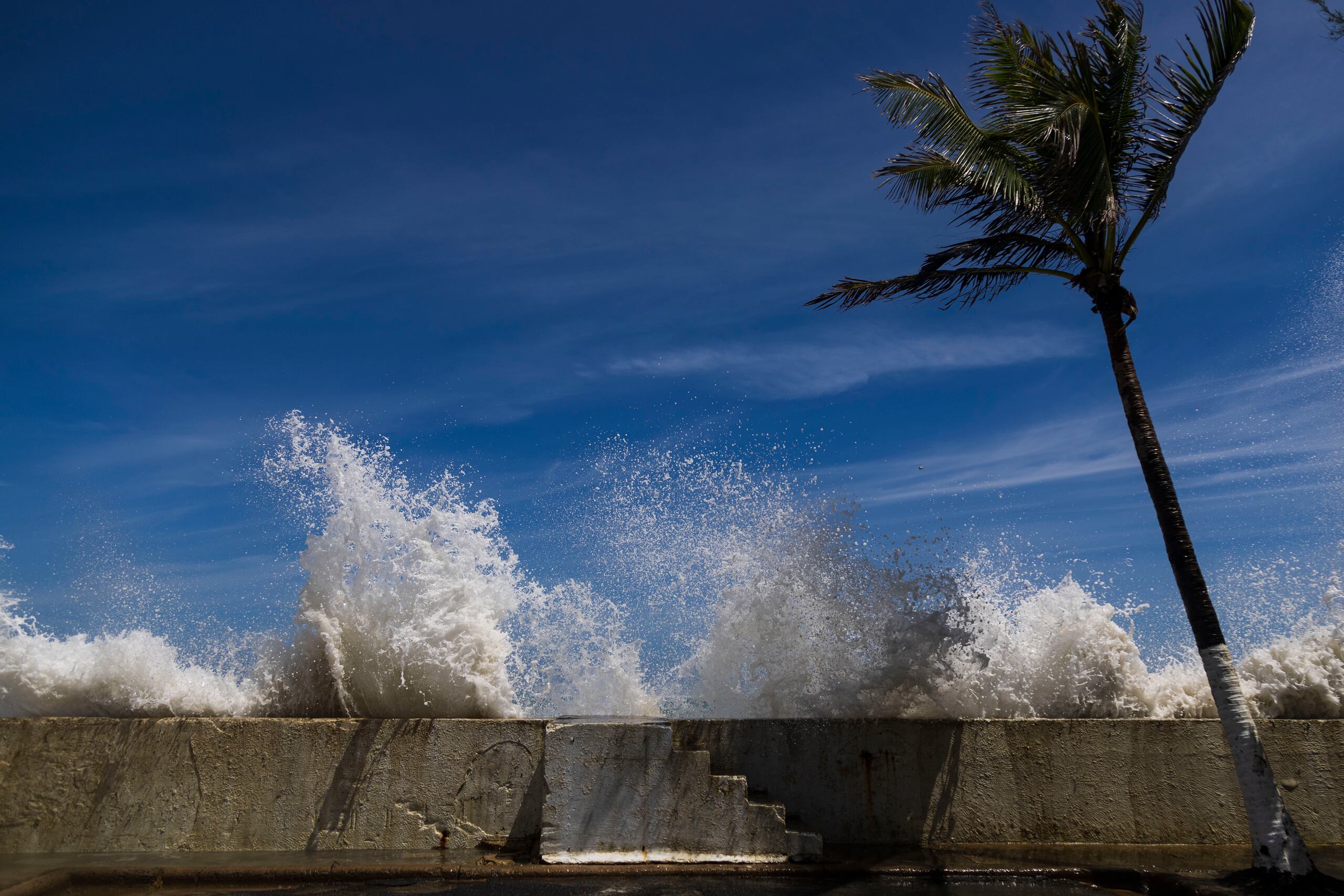 Toda la zona norte hasta Fajardo Y Ceiba, Aguada, Rincón y Culebra también se encuentran bajo advertencia de resacas fuertes.
