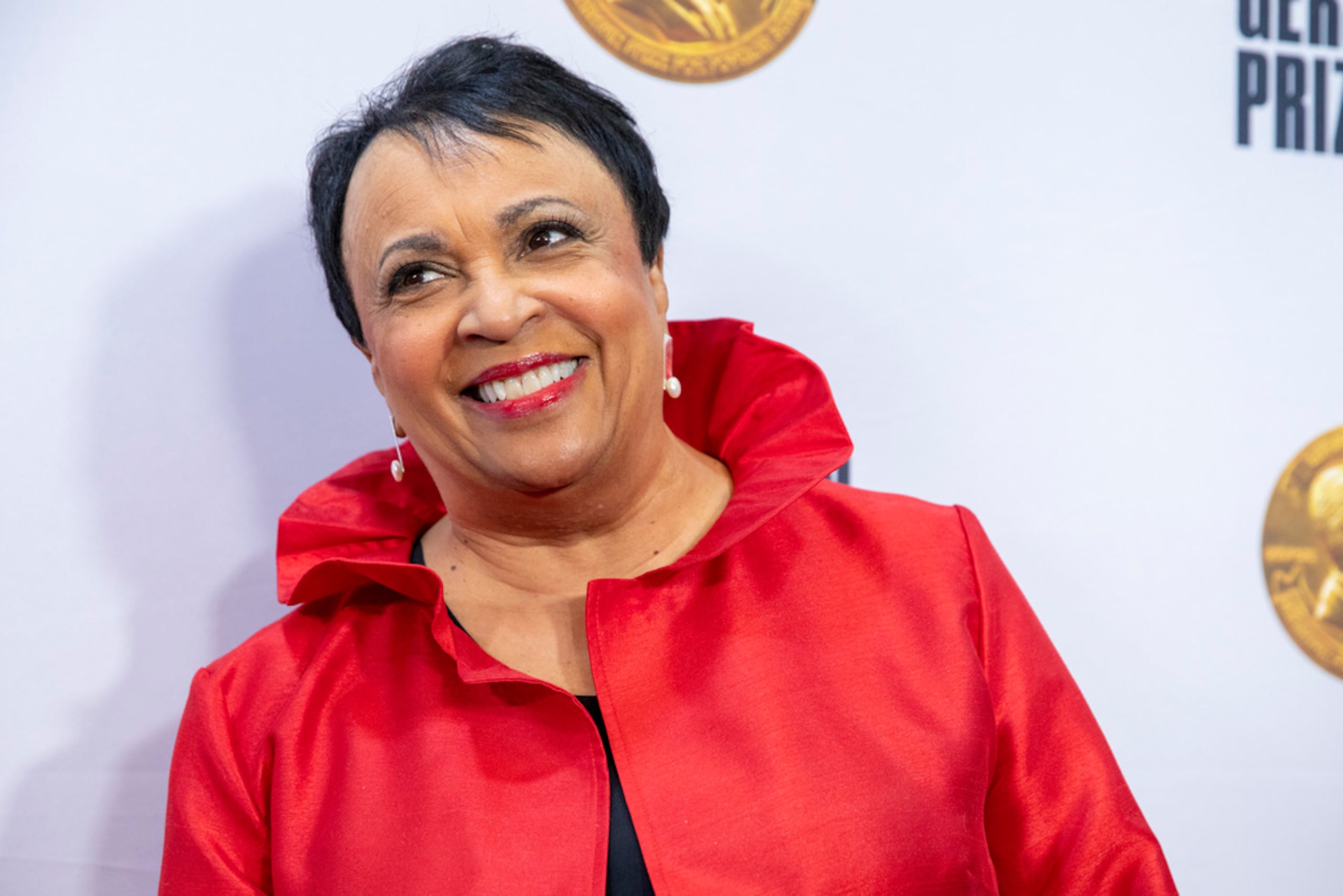 La bibliotecaria del Congreso de Estados Unidos, Carla Hayden, llega a la presentación de Premio Gershwin, que se otorgaría a Joni Mitchell, en el DAR Constitution Hall en Washington, el 1 de marzo de 2023.