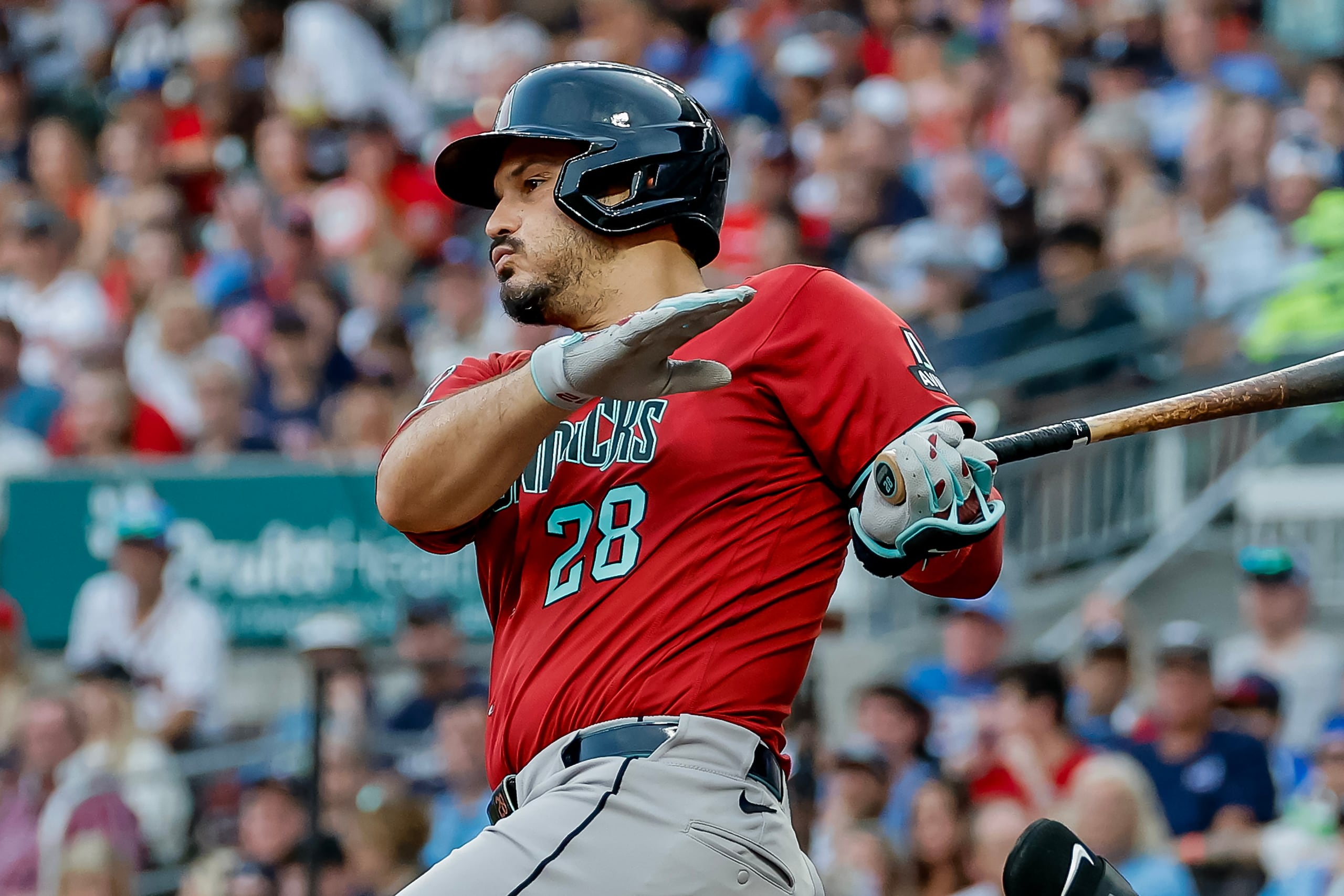 Nolan Arenado al bate.