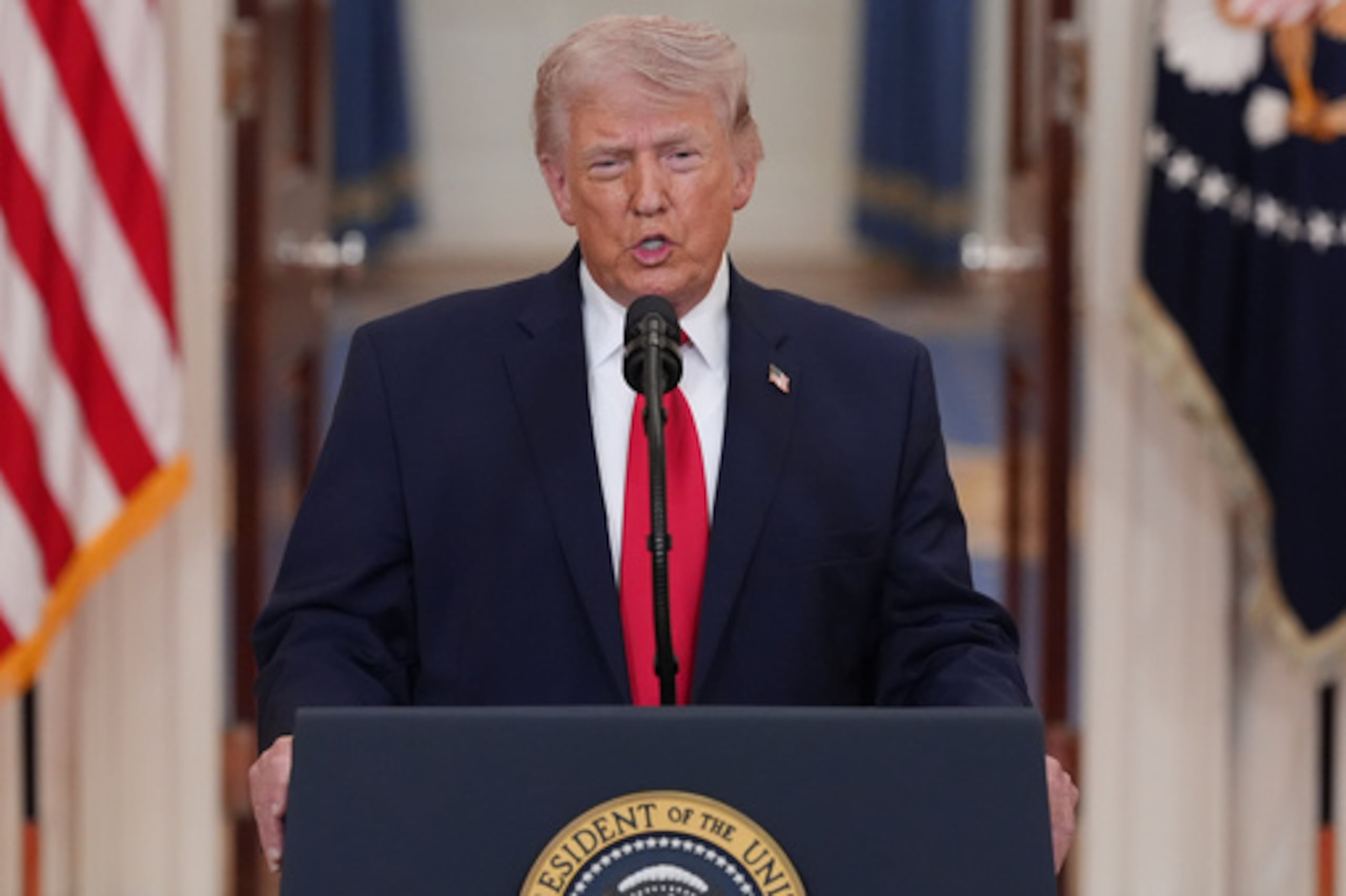 El presidente Donald Trump habla sobre la guerra de Irán desde el Cross Hall de la Casa Blanca el miércoles 1 de abril de 2026, en Washington. (AP Photo/Alex Brandon, Pool)