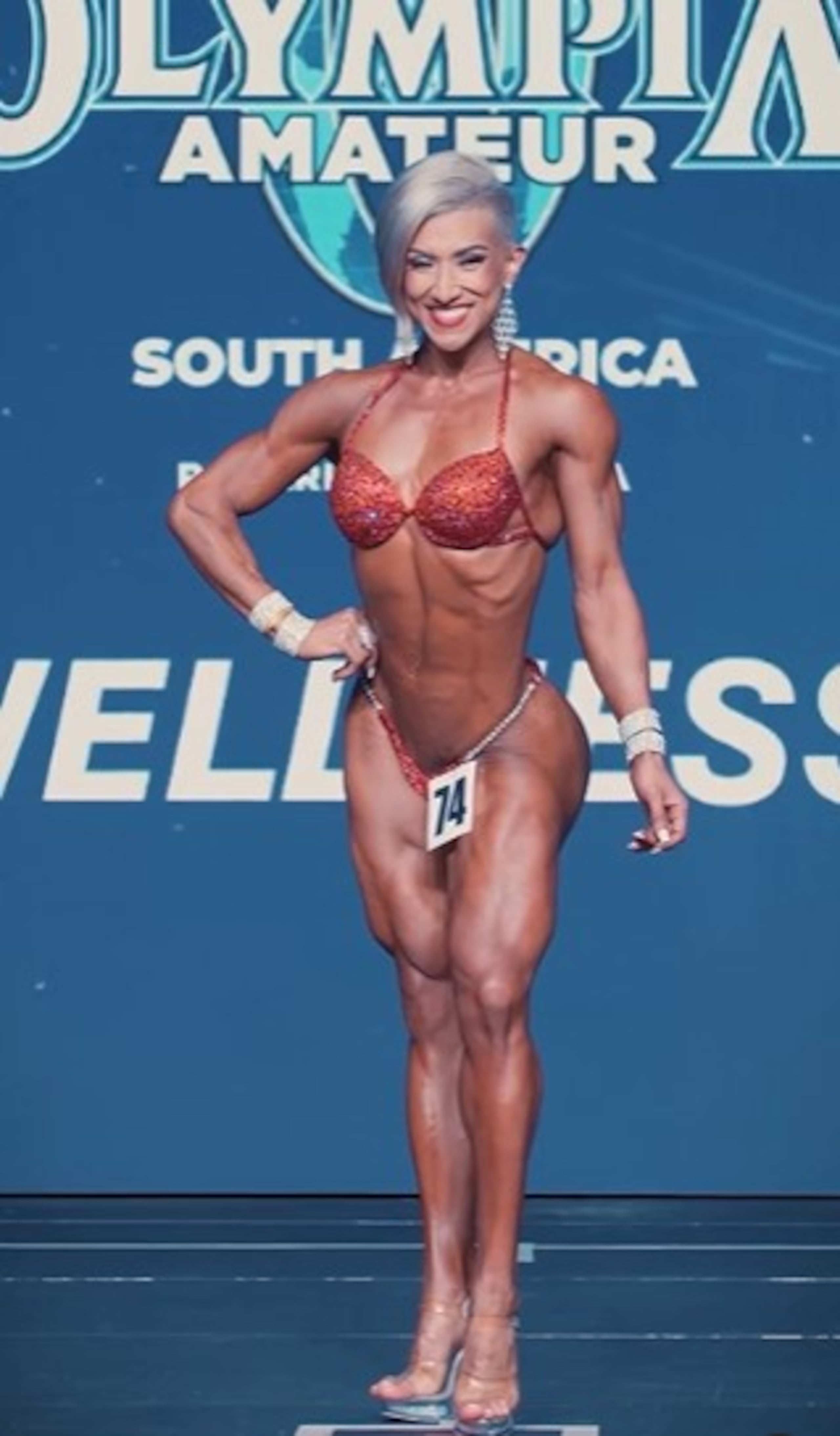 Pérez fue una pionera en la escena del fisicoculturismo en Panamá, consolidándose como una referente en la promoción de la vida saludable.