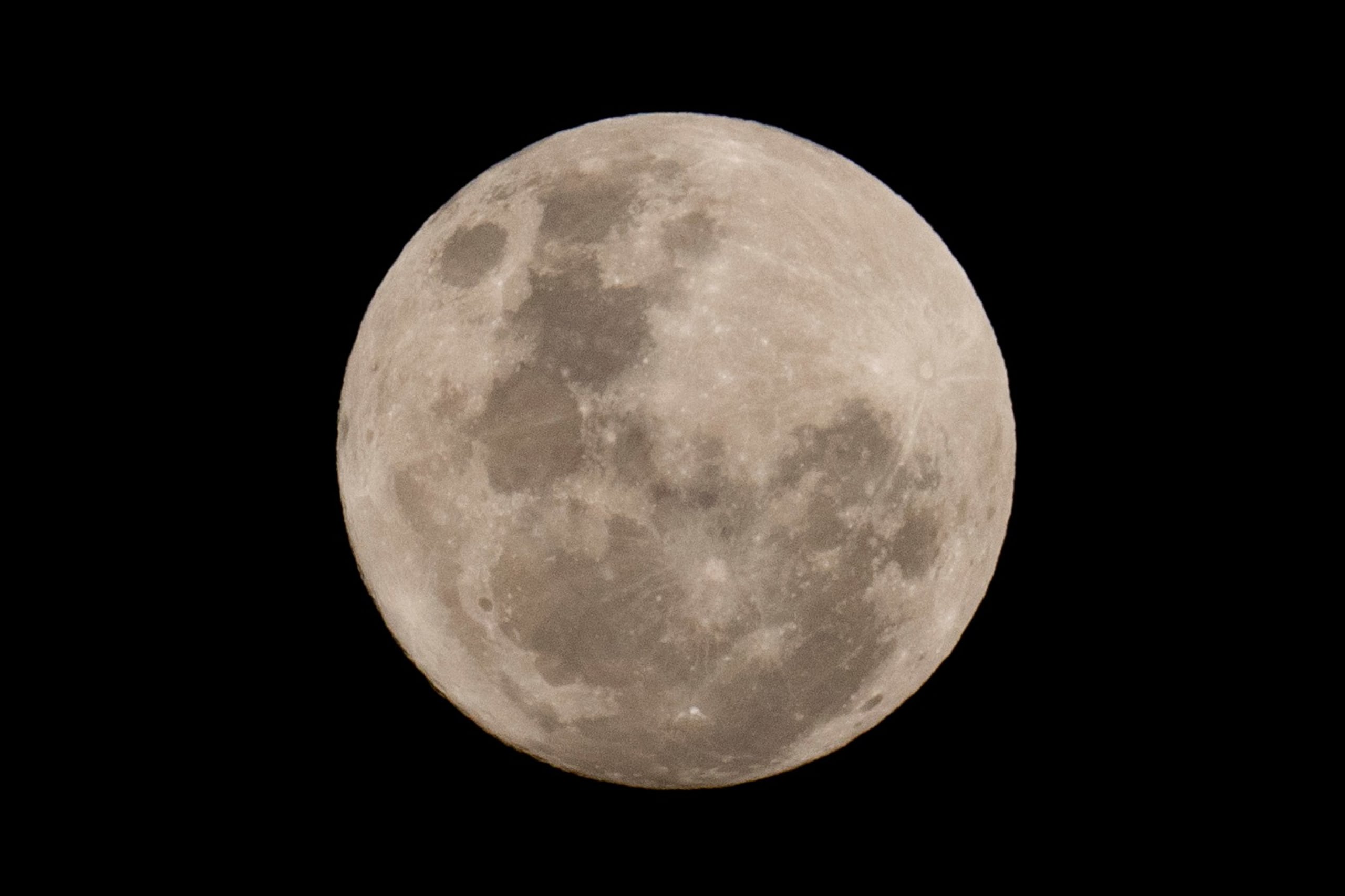 Es probable que muchos otros fragmentos de cohetes hayan impactado contra la Luna en décadas pasadas sin que los científicos lo supieran.