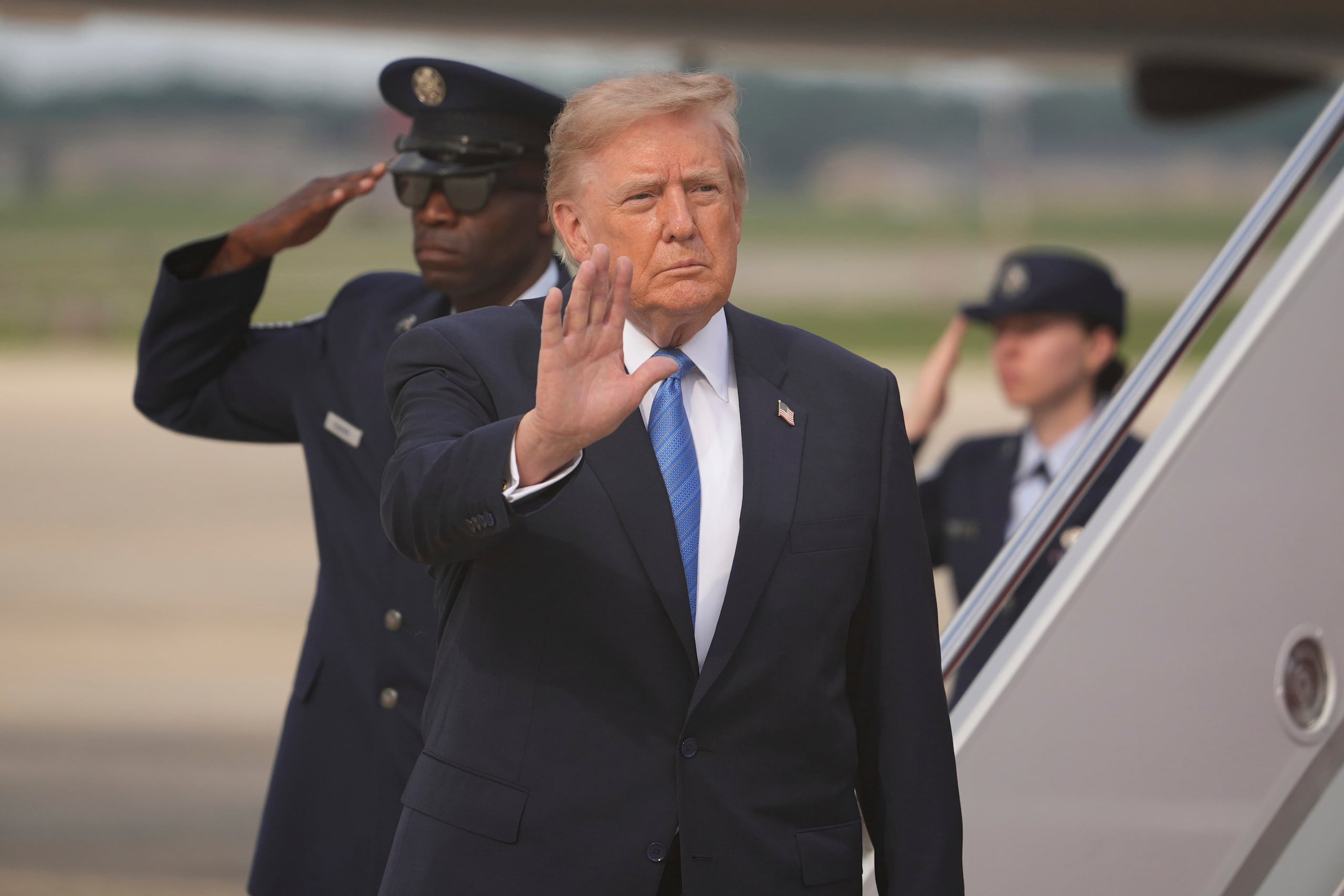 Trump enfrenta una creciente presión para abordar los altos precios de la gasolina, mientras la guerra en Irán alcanza el hito de los seis meses sin una conclusión a la vista.