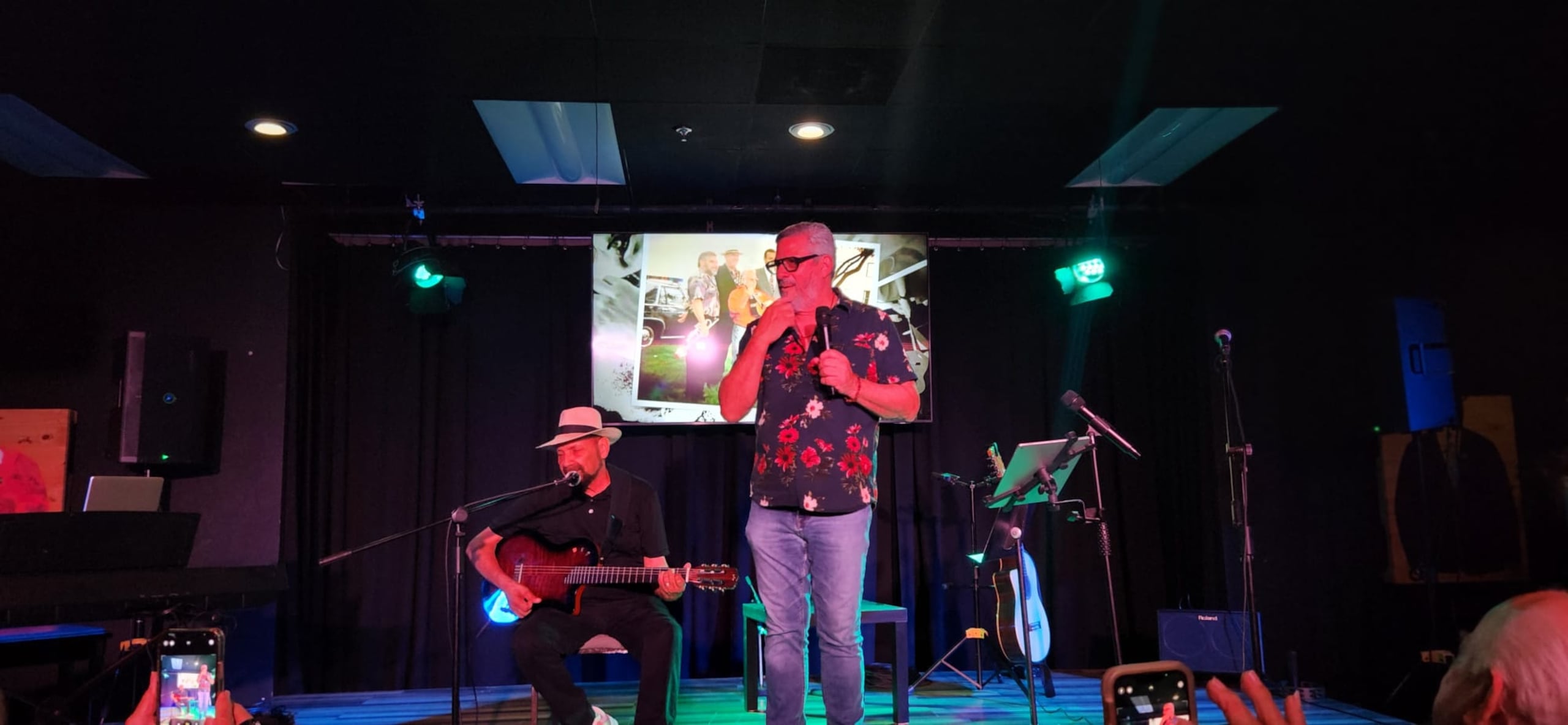 Carlos Esteban Fonseca cantó un “medley” de Soneto de Amor y Si Tengo la Suerte.