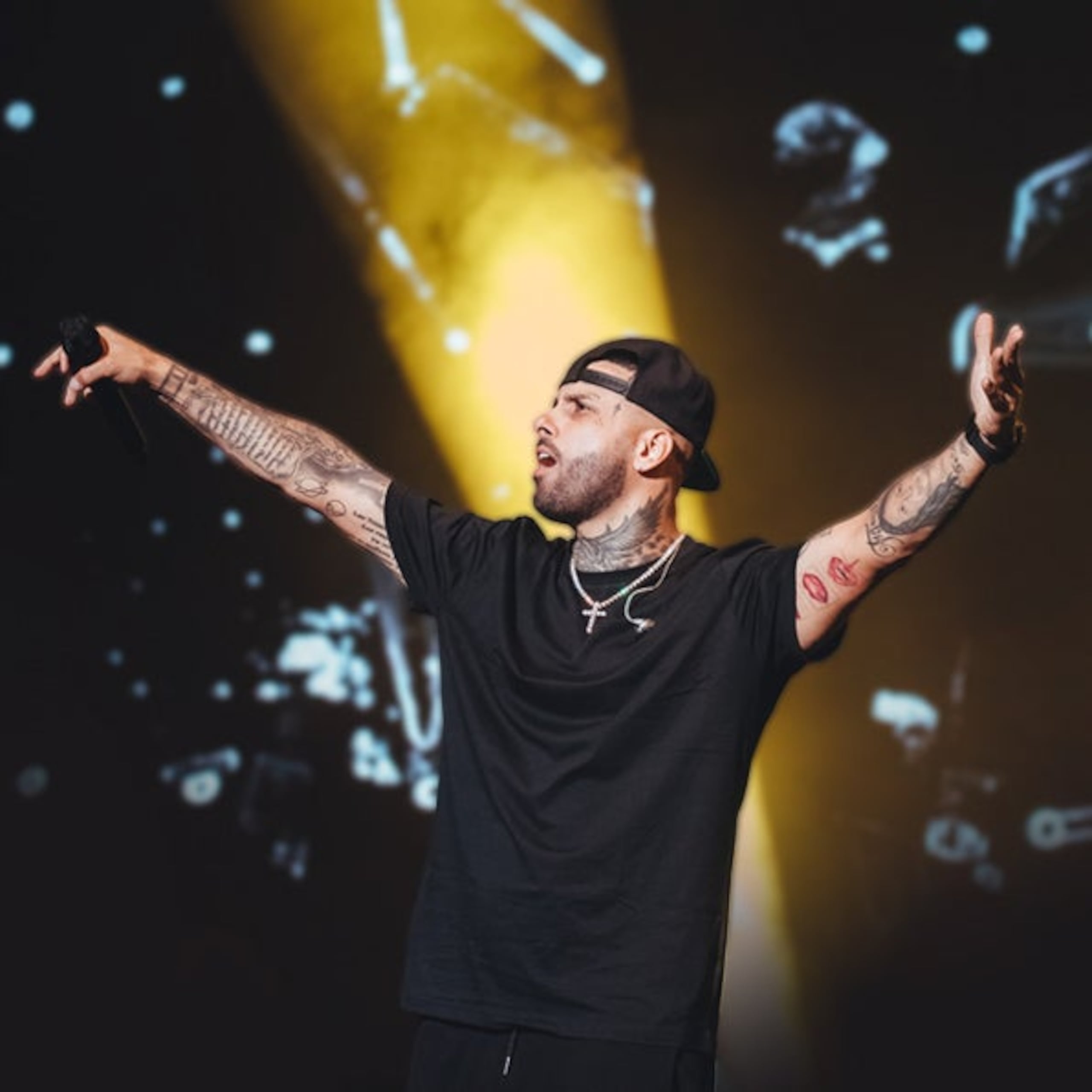 Nicky Jam regresa a la Isla tras 10 años de ausencia de nuestros escenarios con dos presentaciones el 23 y 24 de mayo en el Coliseo de Puerto Rico.