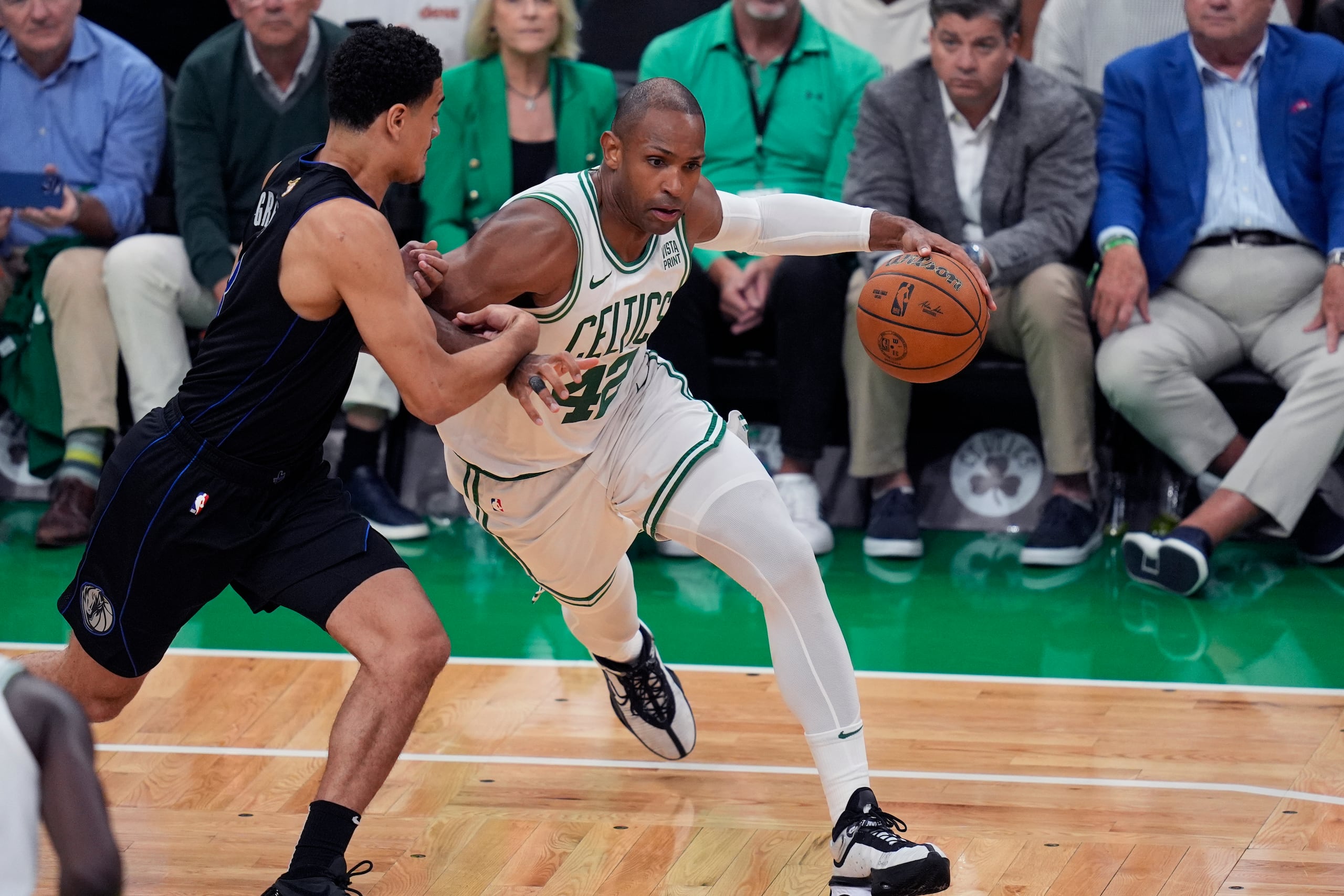 Al Horford, centro de los Celtics de Boston, durante el primer juego de las finales de la NBA 2024.