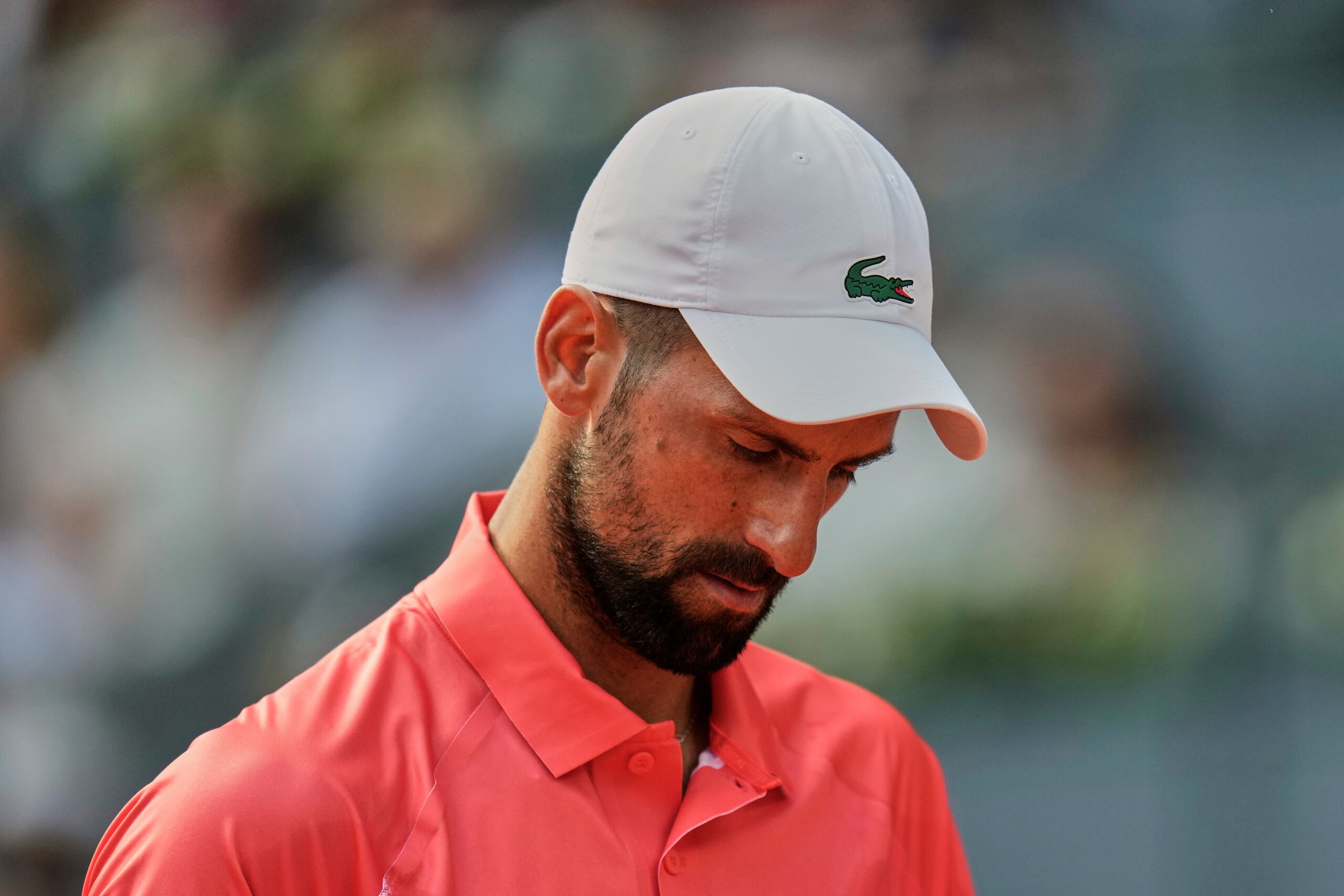Novak Djokovic durante el partido contra Matteo Arnaldi en el Abierto de Italia, el sábado 26 de abril de 2025.