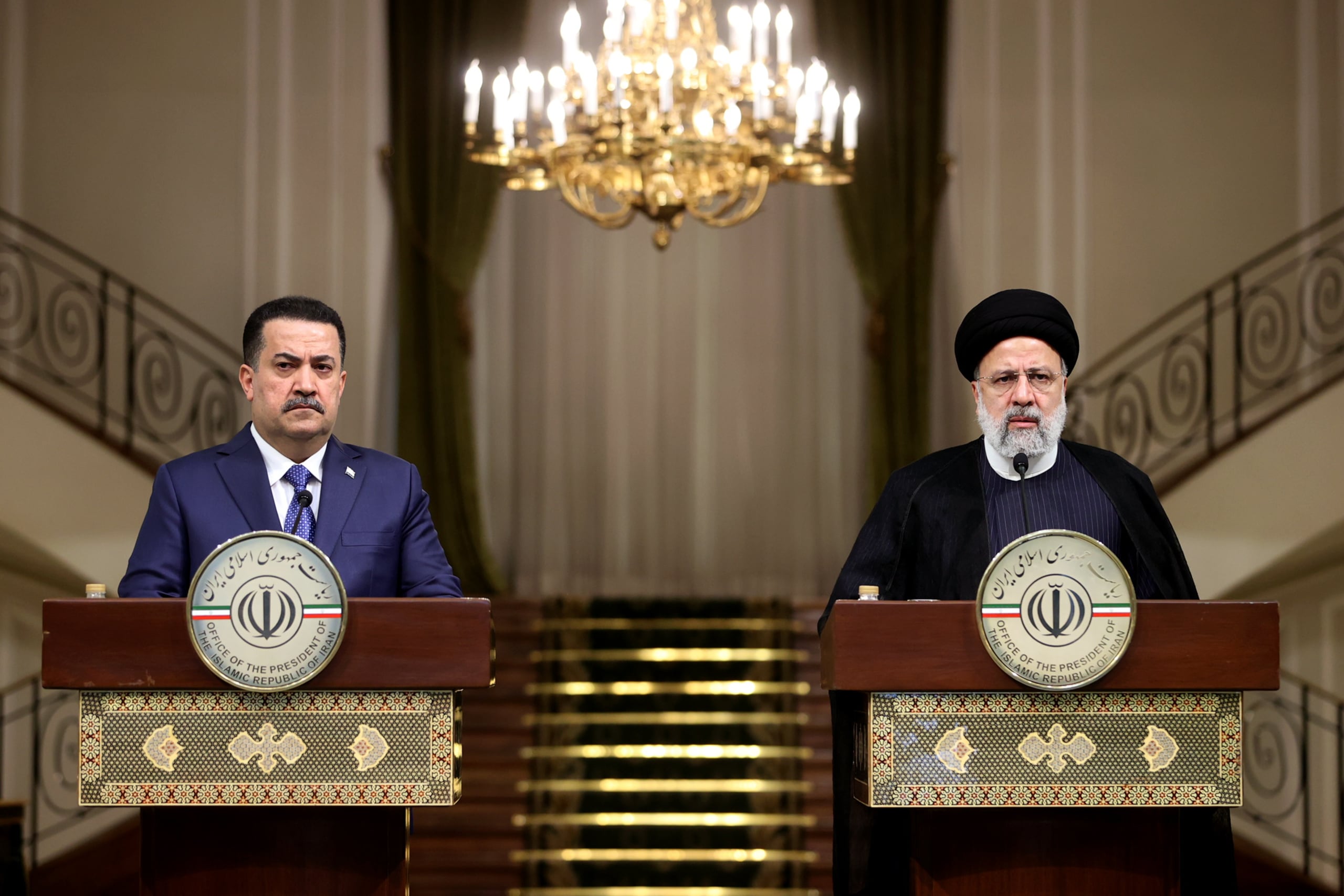 Imagen cedida por el Gobierno iraní del presidente de Irán, Ebrahim Raisí, y el primer ministro iraquí, Mohamed Shia al Sudani. EFE/EPA/Iranian Presidential Office