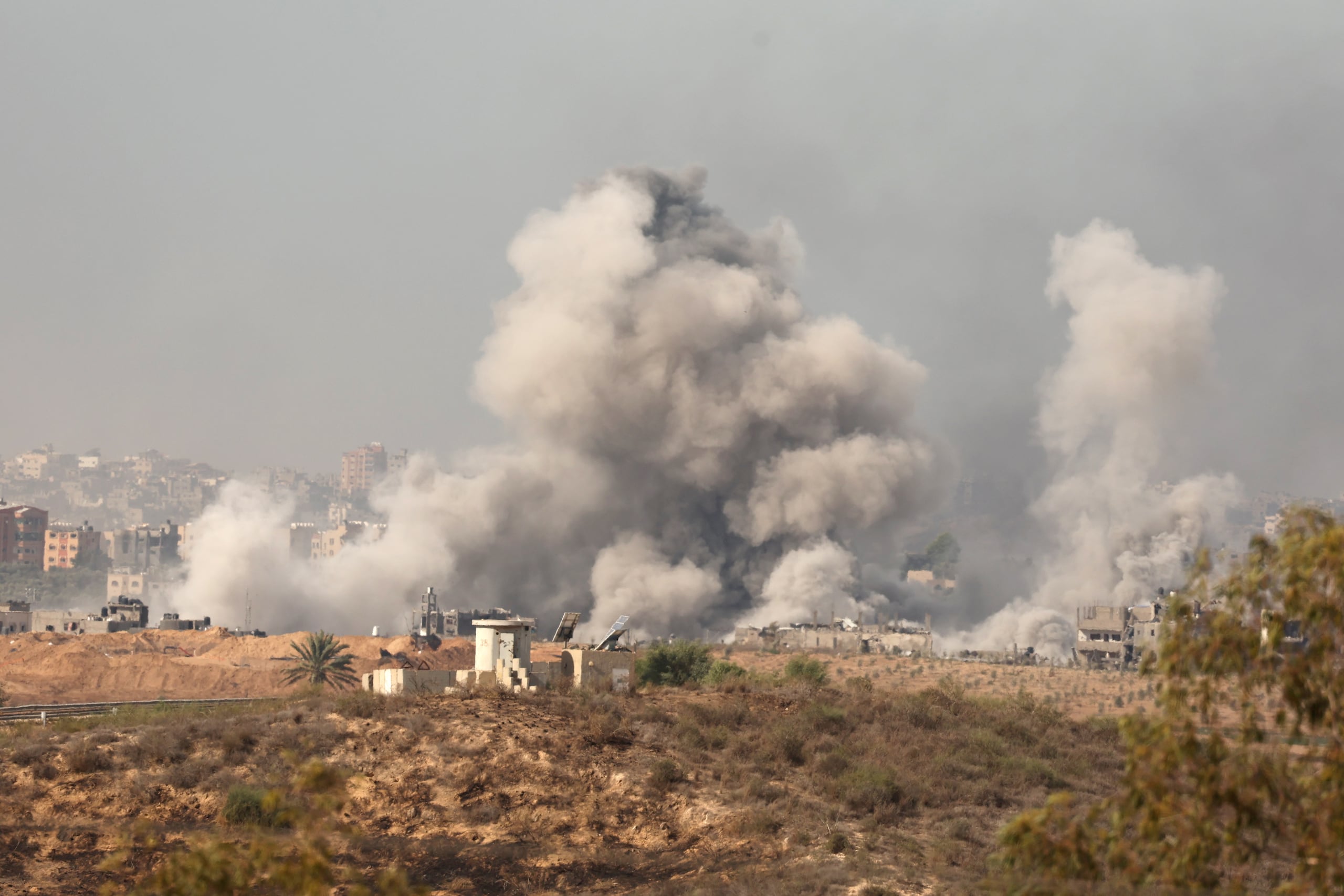 Bombardeo israelí en Gaza. EFE/EPA/ATEF SAFADI