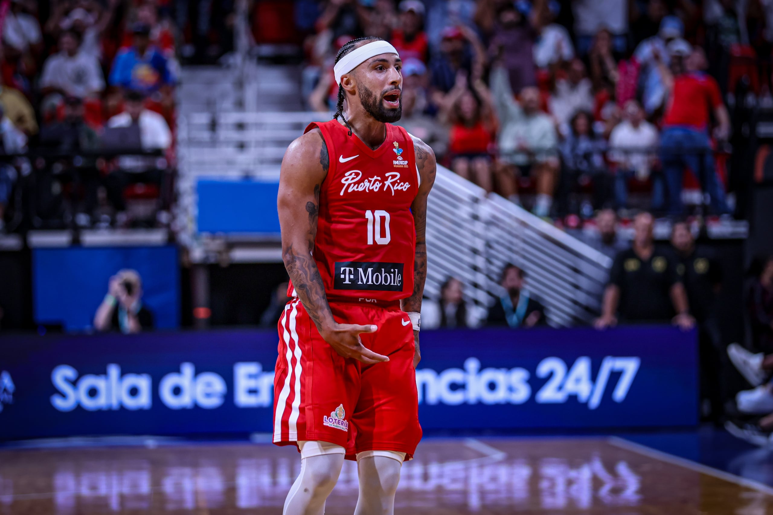 José Alvarado después de anotar un triple en un fogueo con República Dominicana para la AmeriCup 2025.