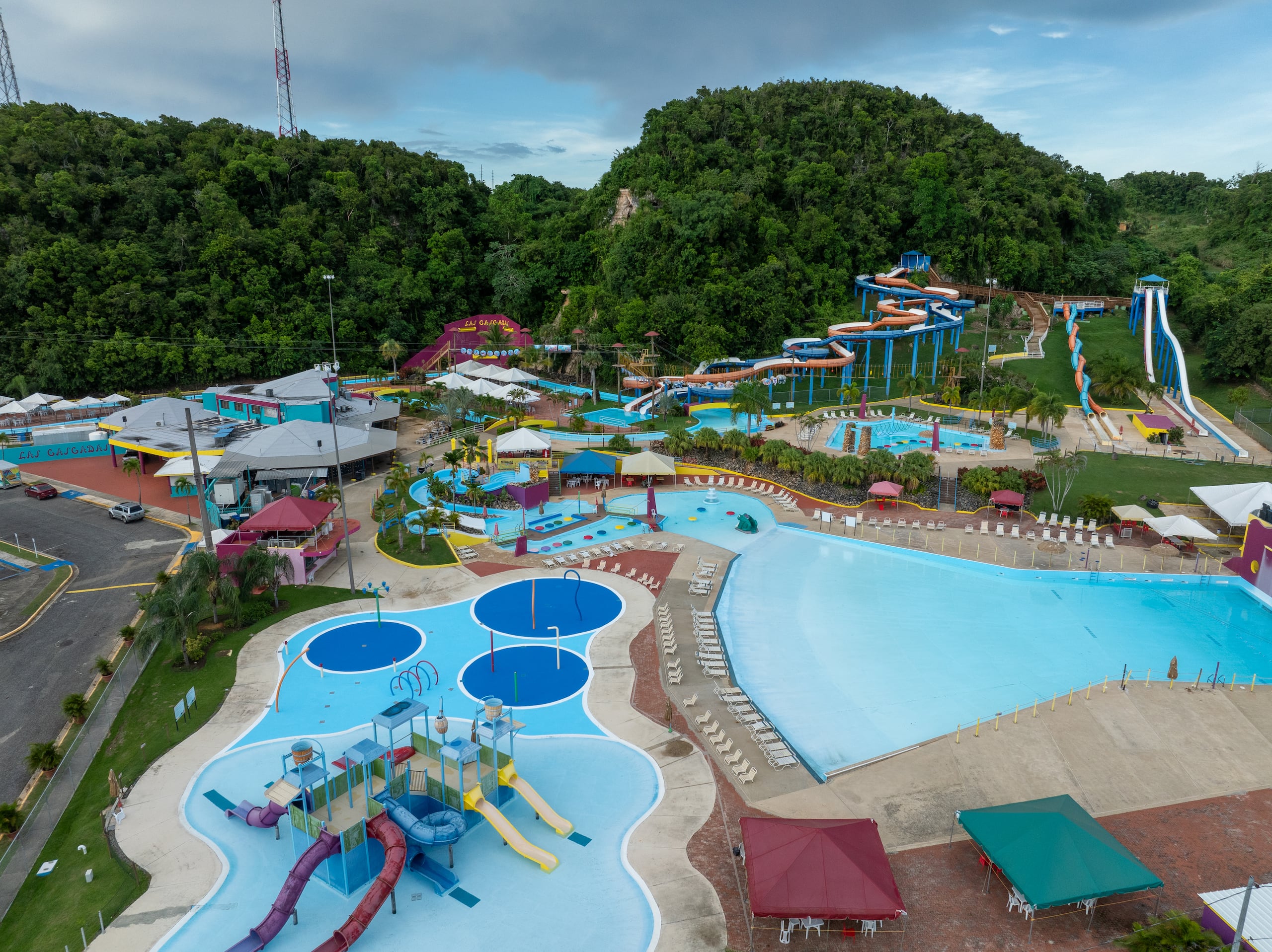 El Parque Acuático Las Cascadas se prepara para su próxima temporada.