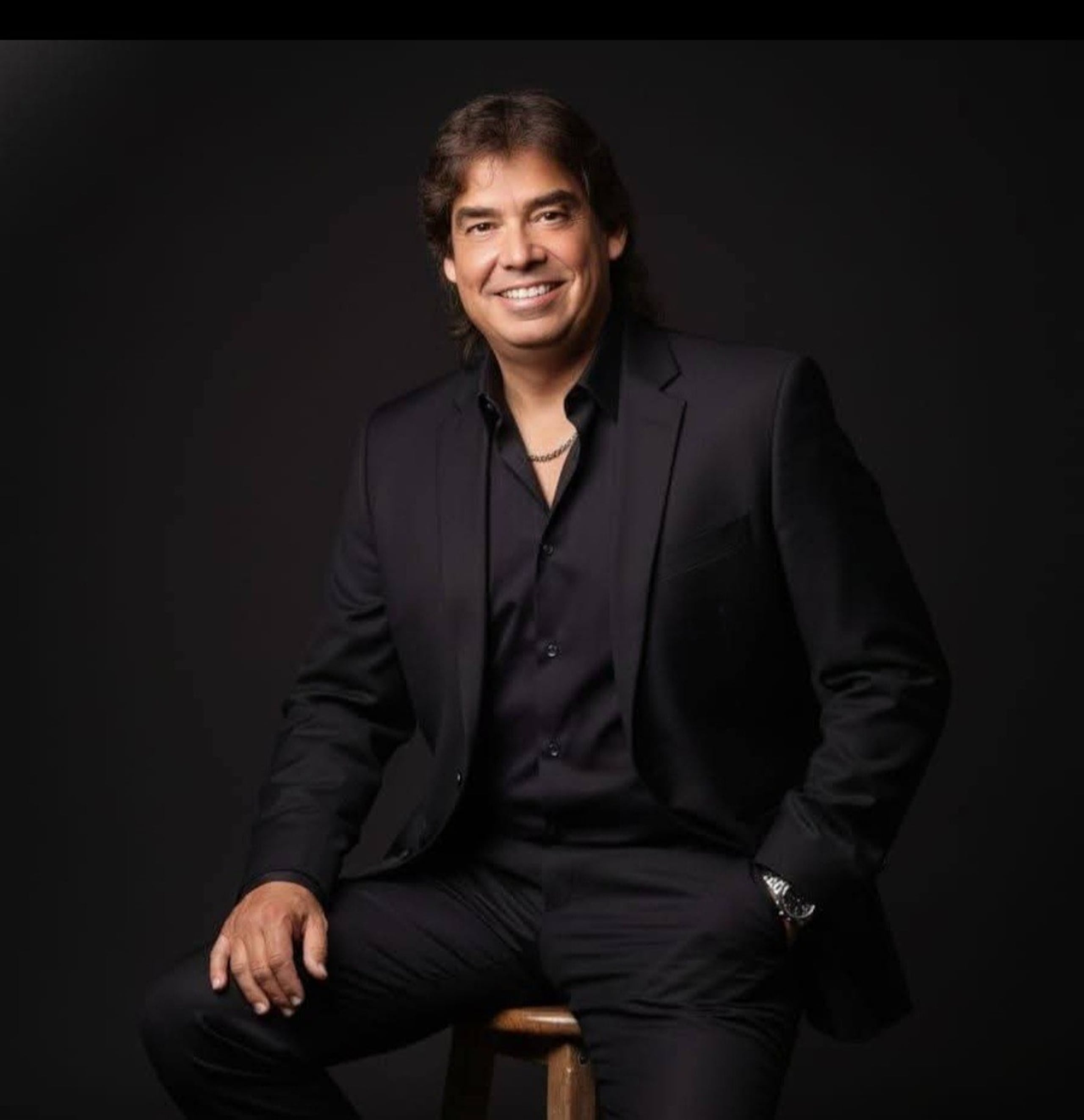 El cantante ponceño Eddie Ramírez presentará el repertorio de éxitos acompañado por músicos y coristas.