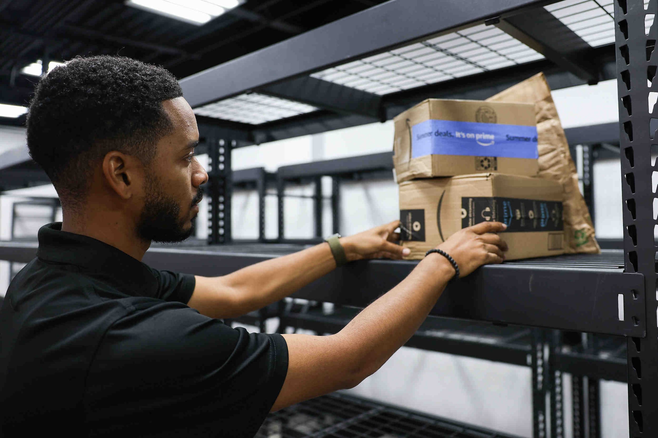 Son numerosos los clientes de Amazon en Puerto Rico que se han enfrentado con la situación de que sus paquetes tardan casi dos semanas en llegar, a pesar de contar con una membresía Prime