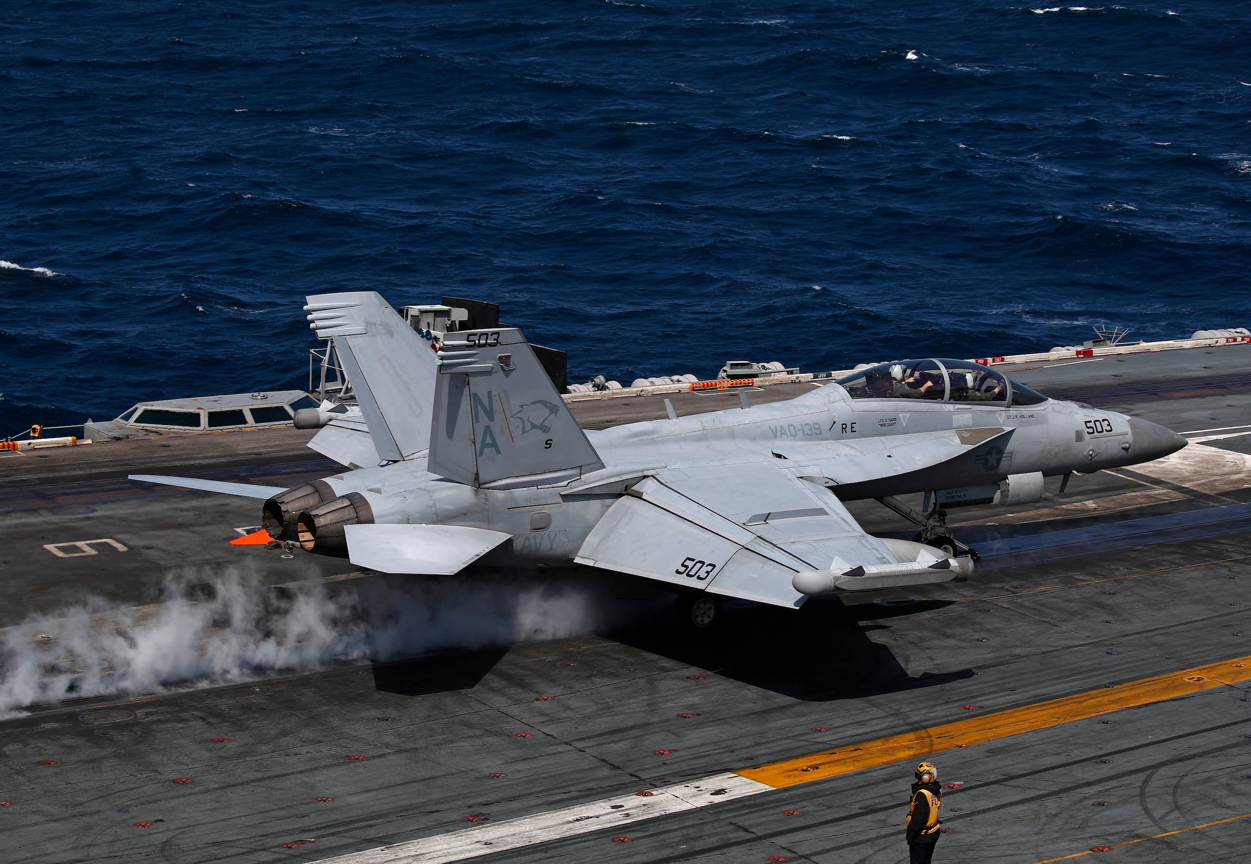 Un caza F-18 Hornet de la Marina de los Estados Unidos.