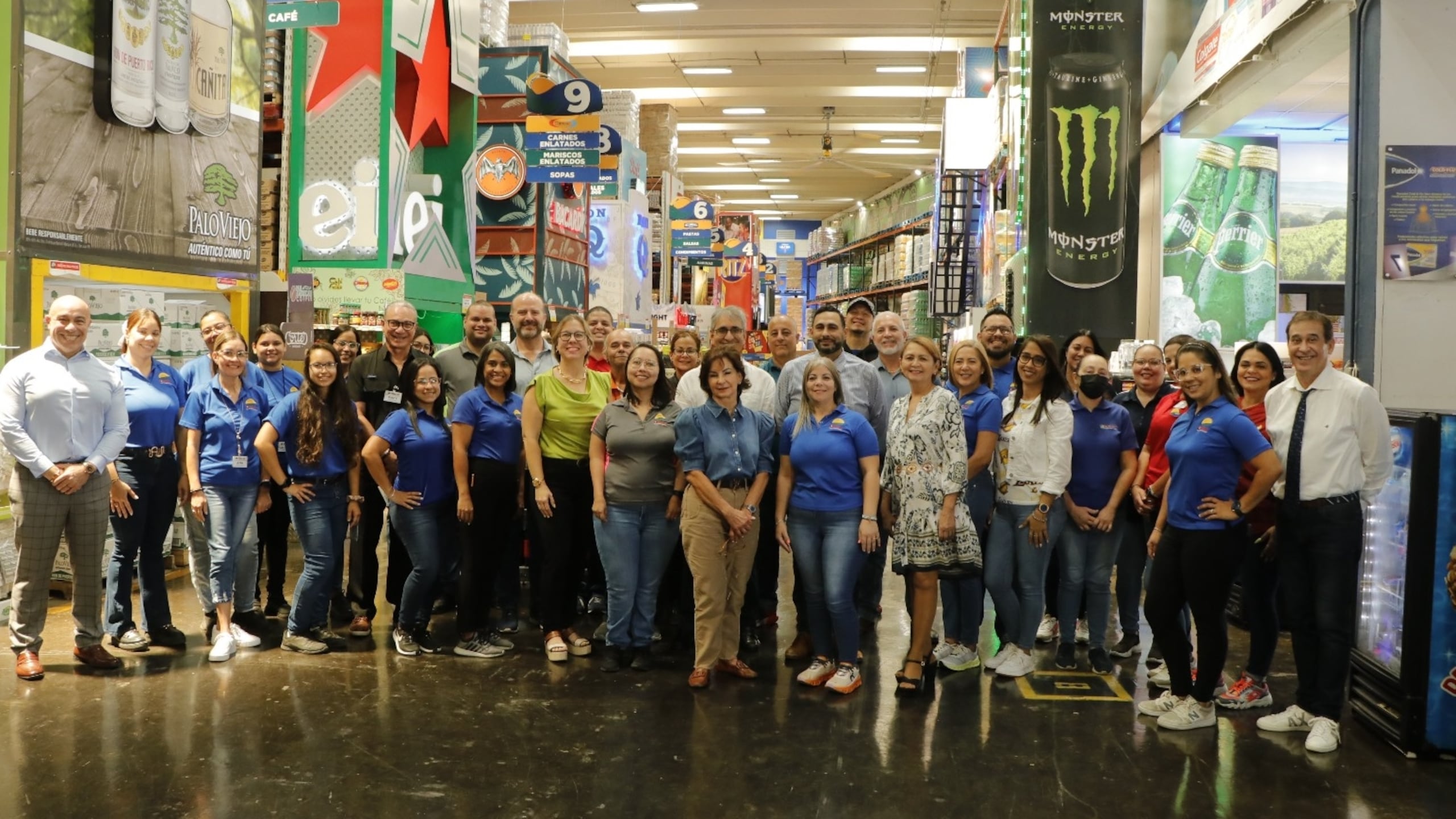 Oscar Súper Cash & Carry ha diversificado sus operaciones en varios sectores clave de la economía local.